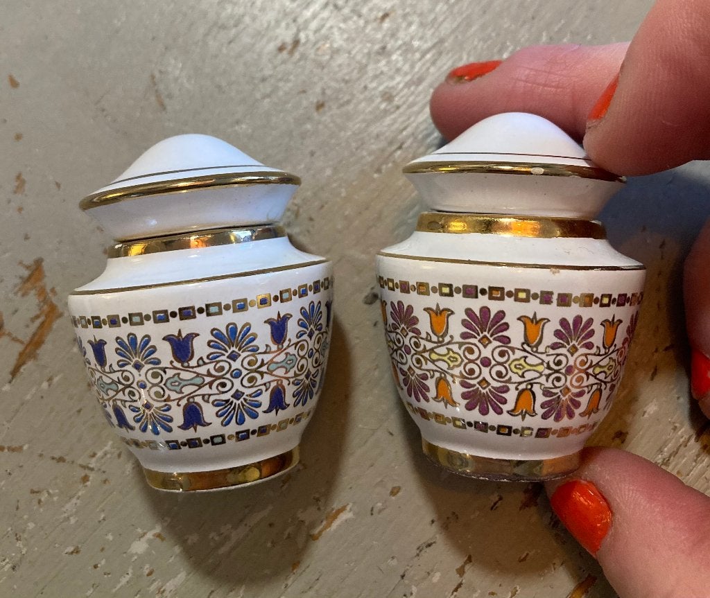 2x Vintage brocante parfum porselein potjes miniatuur flesje, Ophalen of Verzenden, Zo goed als nieuw, Miniatuur