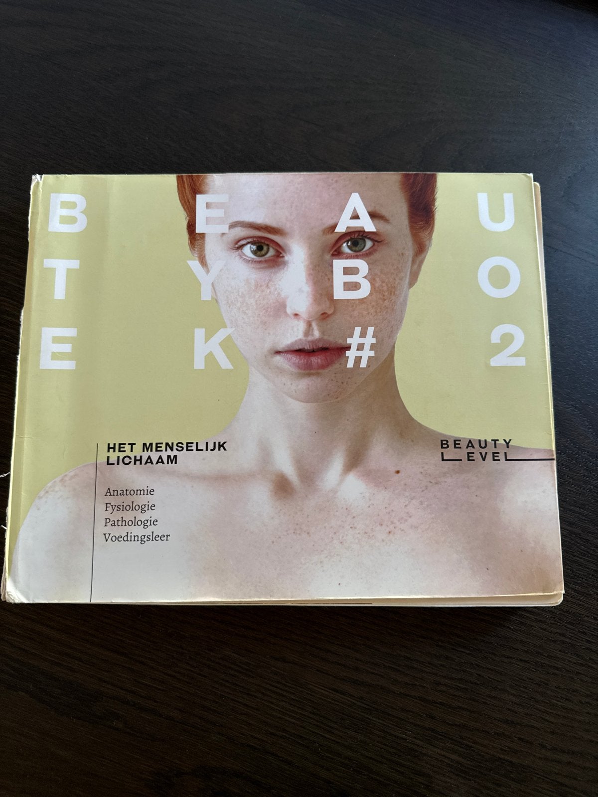Beauty Level 2: Het Menselijk Lichaam - Anatomie & Fysiologi, Ophalen of Verzenden, Beta, Gelezen, MBO