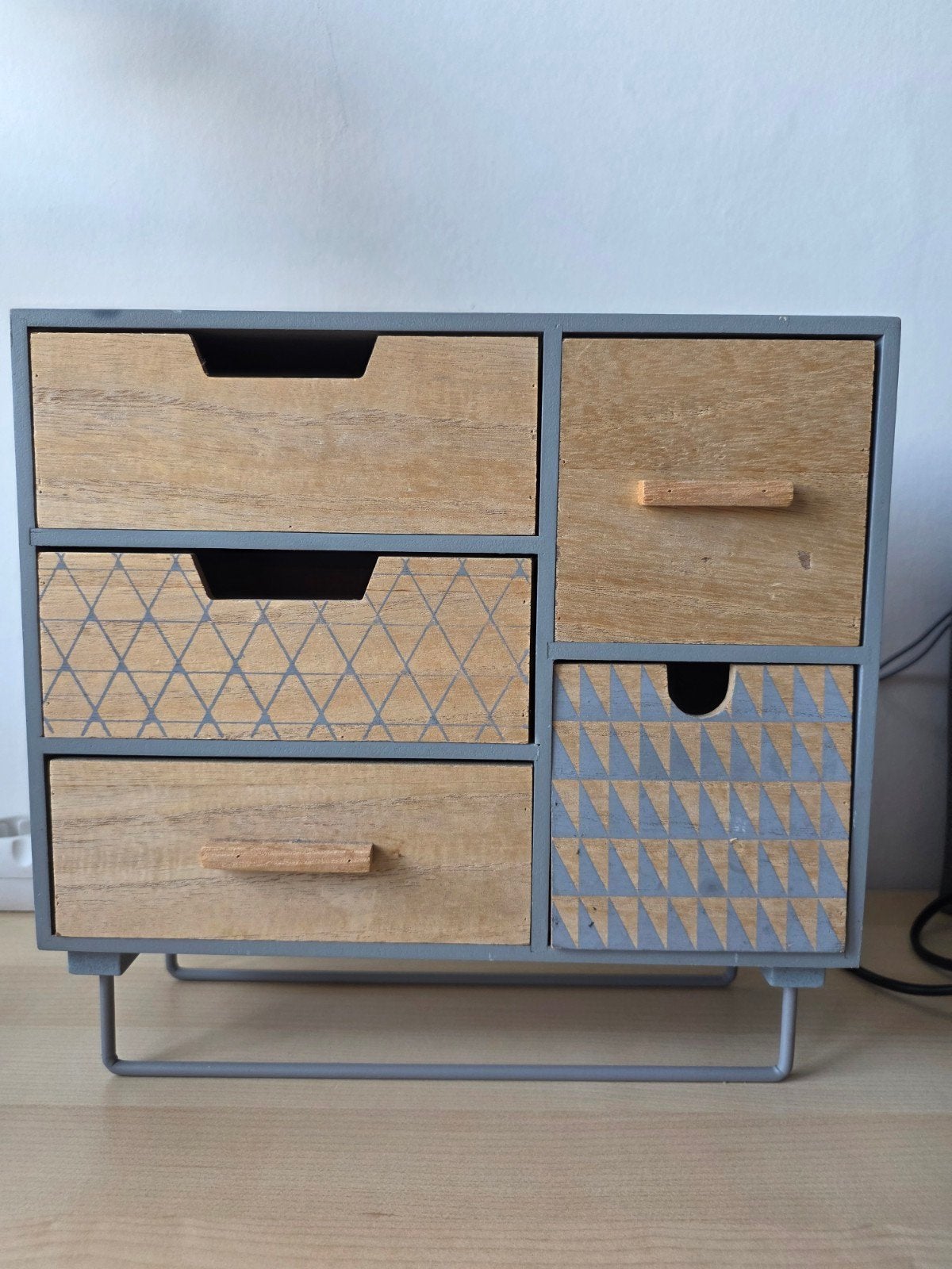 Decoratieve ladekast met 5 lades - Hout en grijs, Huis en Inrichting, Kasten | Overige, Ophalen