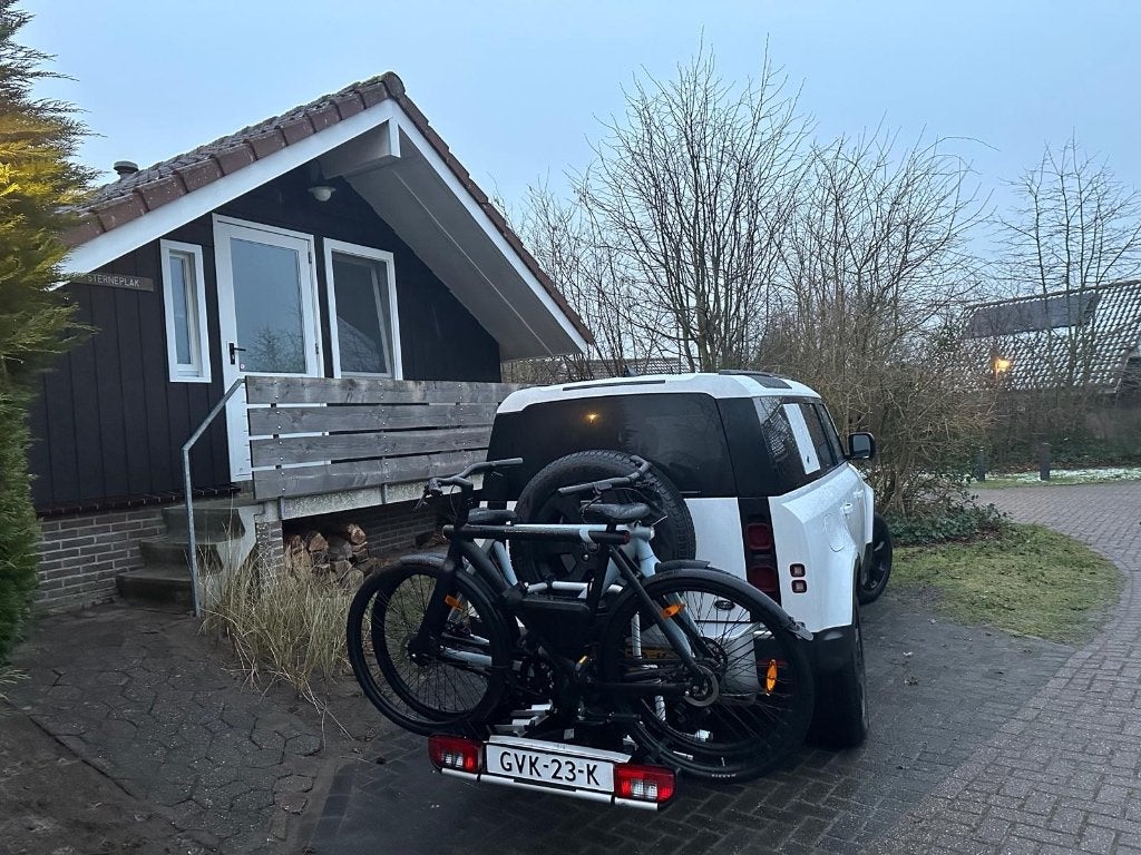 Fietsendrager Defender + 2 Van Moof fietsen ZGAN, Ophalen, Brede banden, Zo goed als nieuw, 2 fietsen