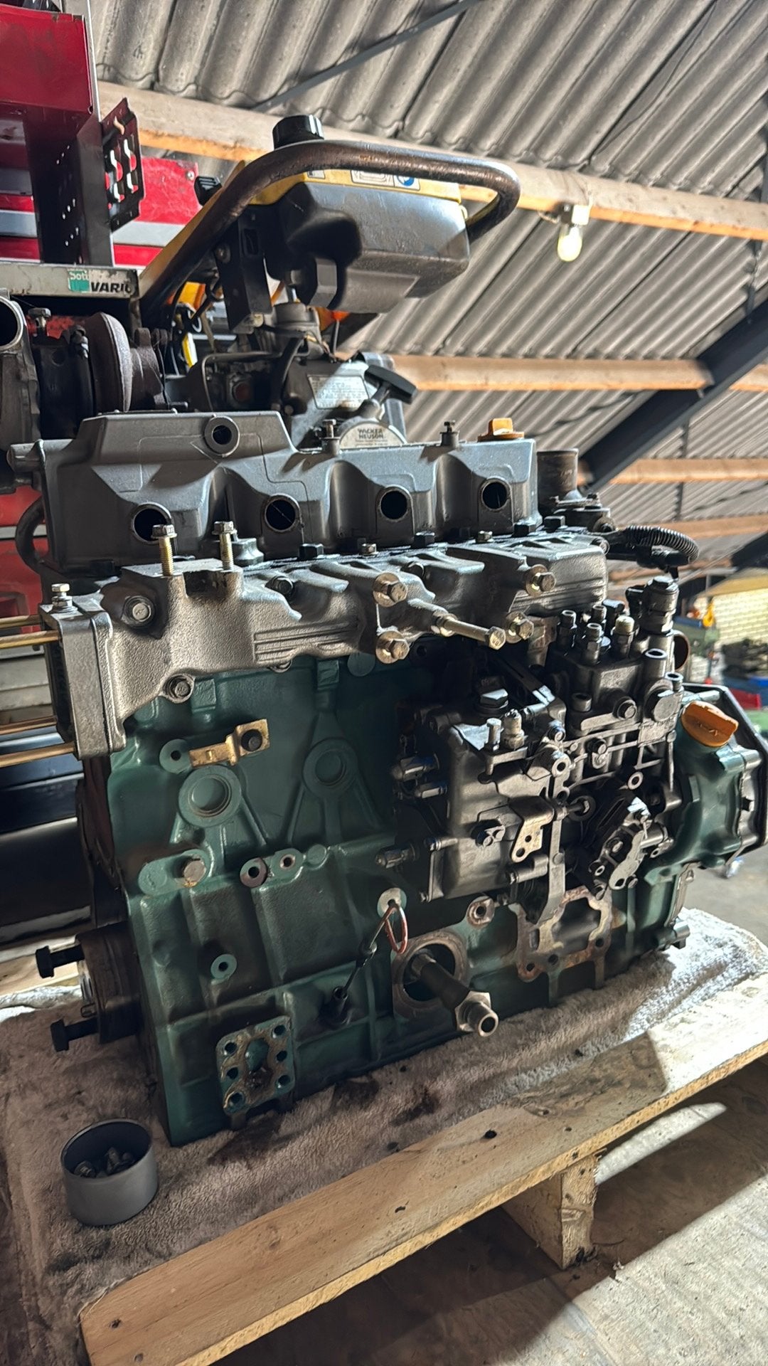 Yanmar 4tnv98t motor, Ophalen
