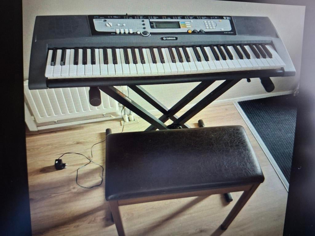 Yamaha EZ-200 Keyboard met standaard en krukje, Ophalen, Yamaha, Met standaard, 61 toetsen