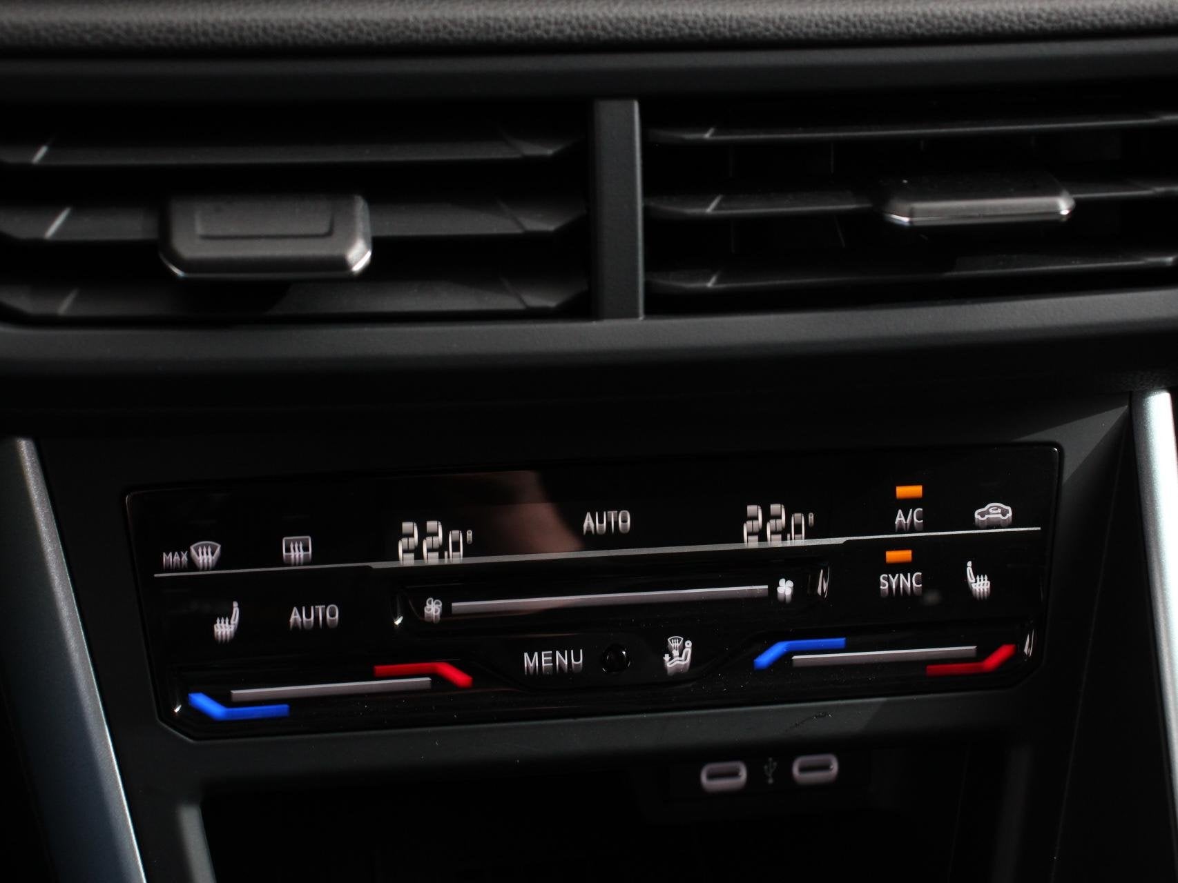 Volkswagen Polo 1.0 TSI Goal Automaat Navigatie Apple Carpla, Auto's, Stof, Gebruikt, Zwart, 95 pk