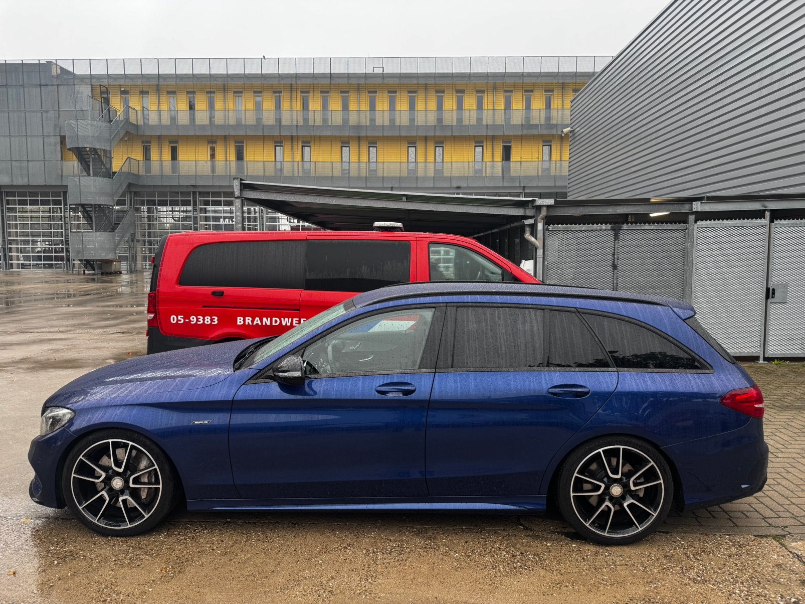 Mercedes-Benz C-Klasse C450 AMG 3.0 V6 2016 4 Matic 367 PK, 1800 kg, Zwart, 367 pk, Blauw