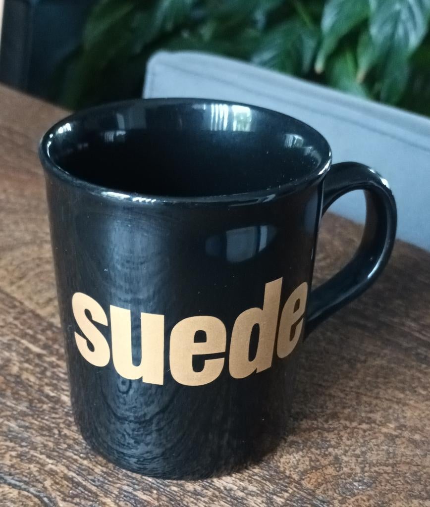 Suede - mok + condooms, Ophalen of Verzenden, Zo goed als nieuw, Gebruiksvoorwerp
