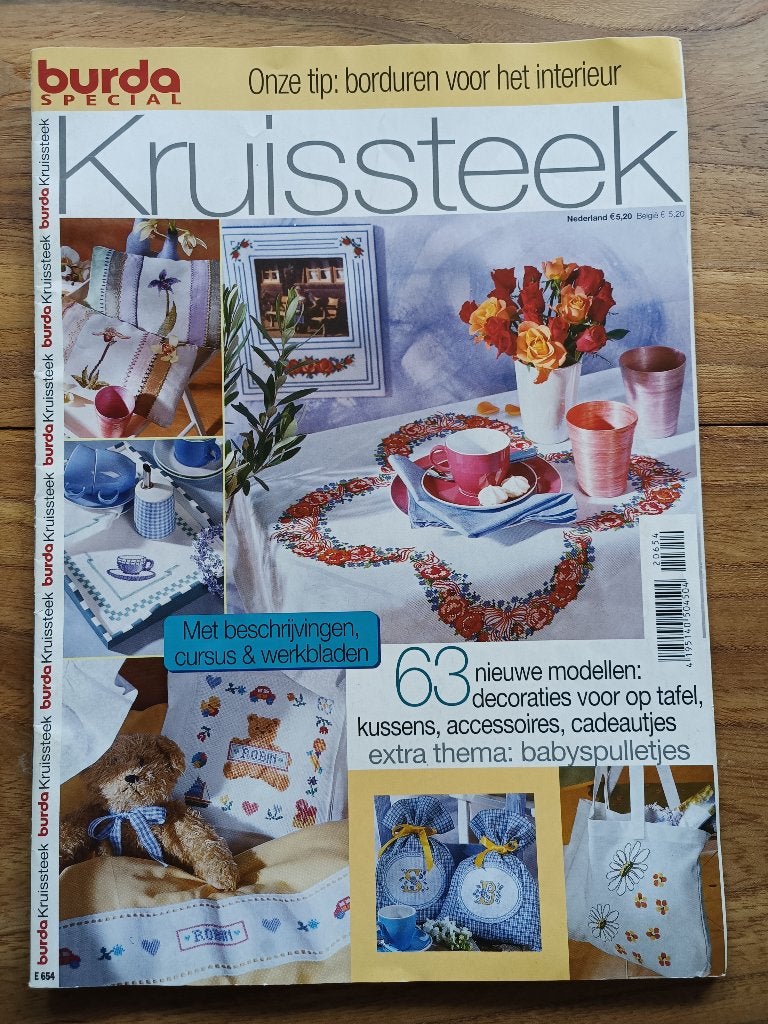Burda special kruissteek E654 met 63 modellen borduren, Ophalen of Verzenden, Borduren en Naaien, Burda special kruissteek