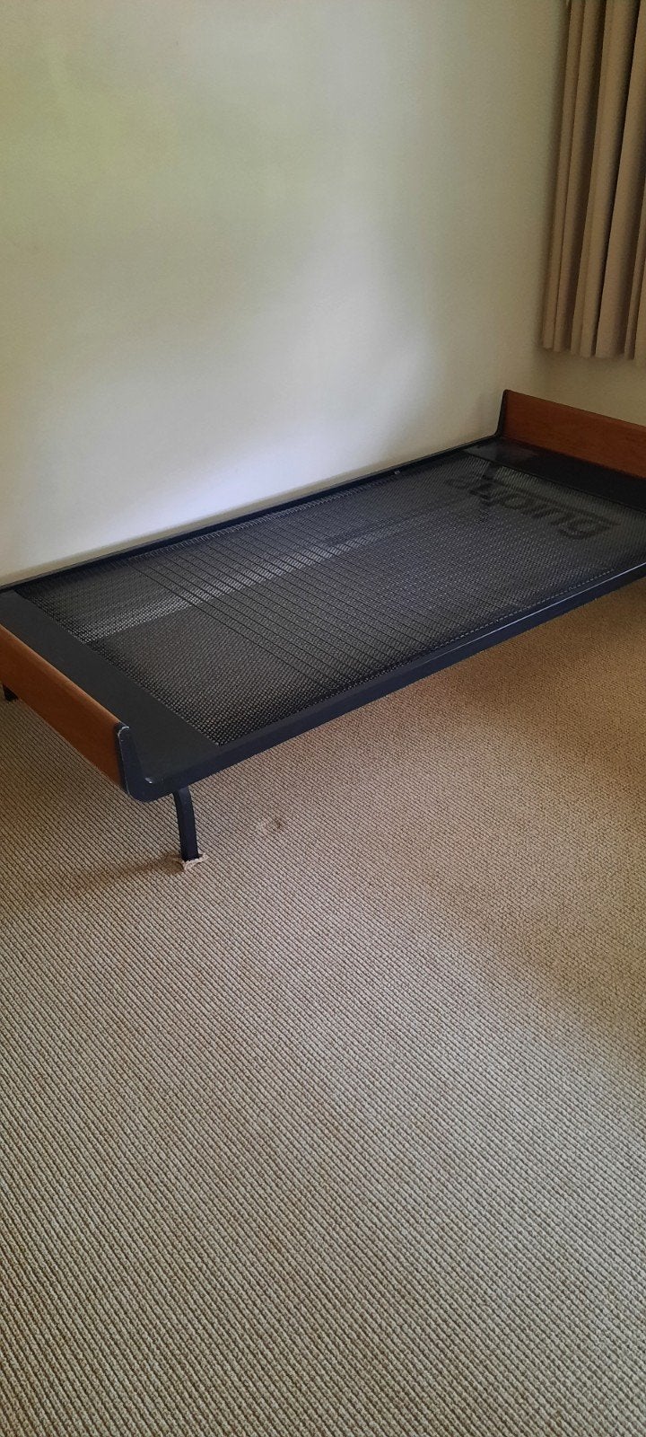 Eenpersoonsbed Auping Auronde met houten ombouw, Ophalen, Gebruikt, 90 cm, Eenpersoons