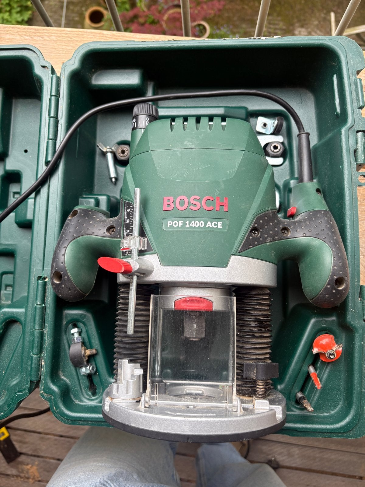Bosch POF 1400 ACE Bovenfrees, Doe-het-zelf en Verbouw, Gereedschap | Freesmachines, Ophalen of Verzenden, Zo goed als nieuw, Elektrisch