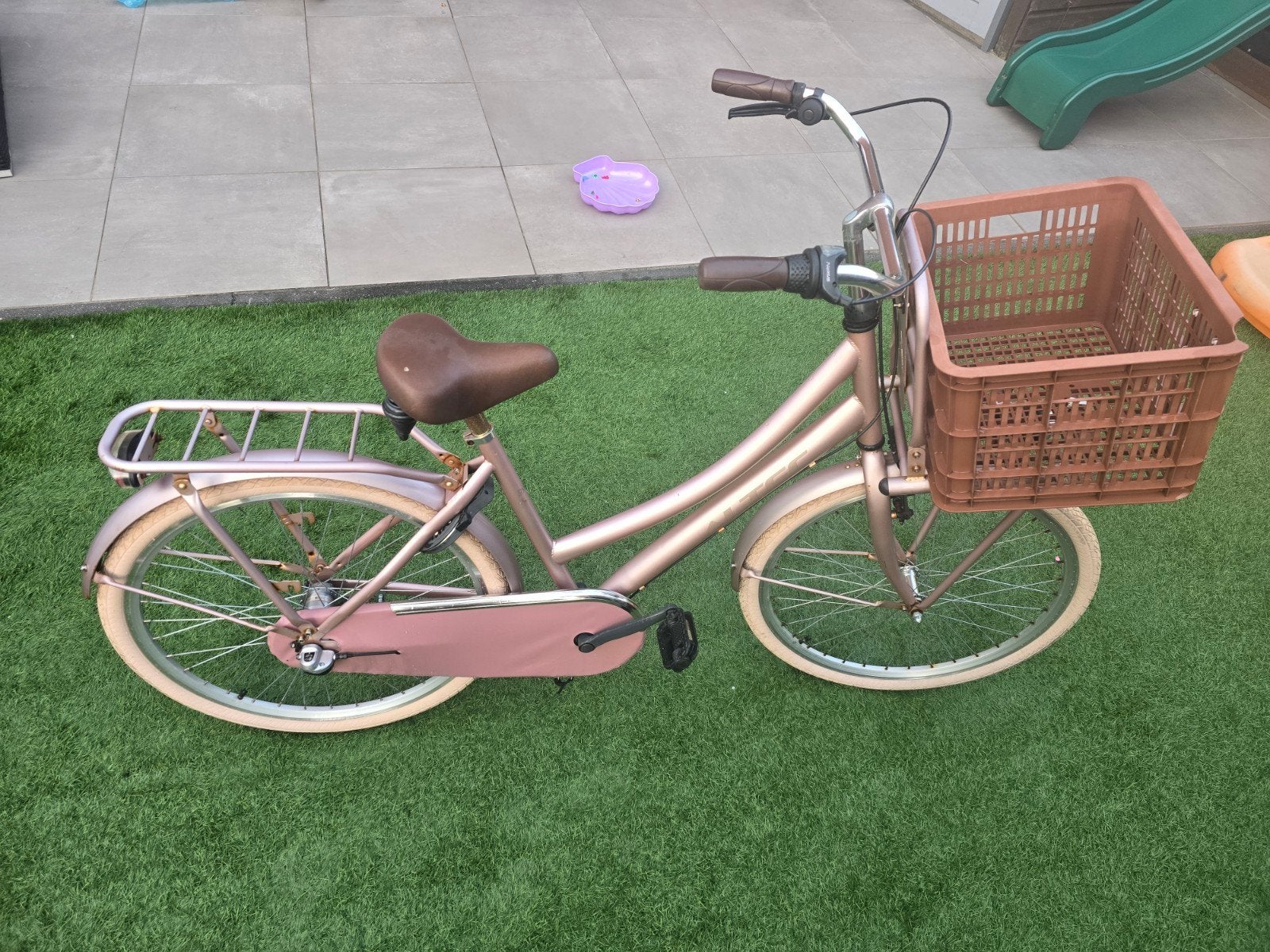 Roze/bruine meisjesfiets met mandje en bagagedrager, Fietsen en Brommers, Fietsen | Dames | Damesfietsen, Velgrem, 50 tot 53 cm