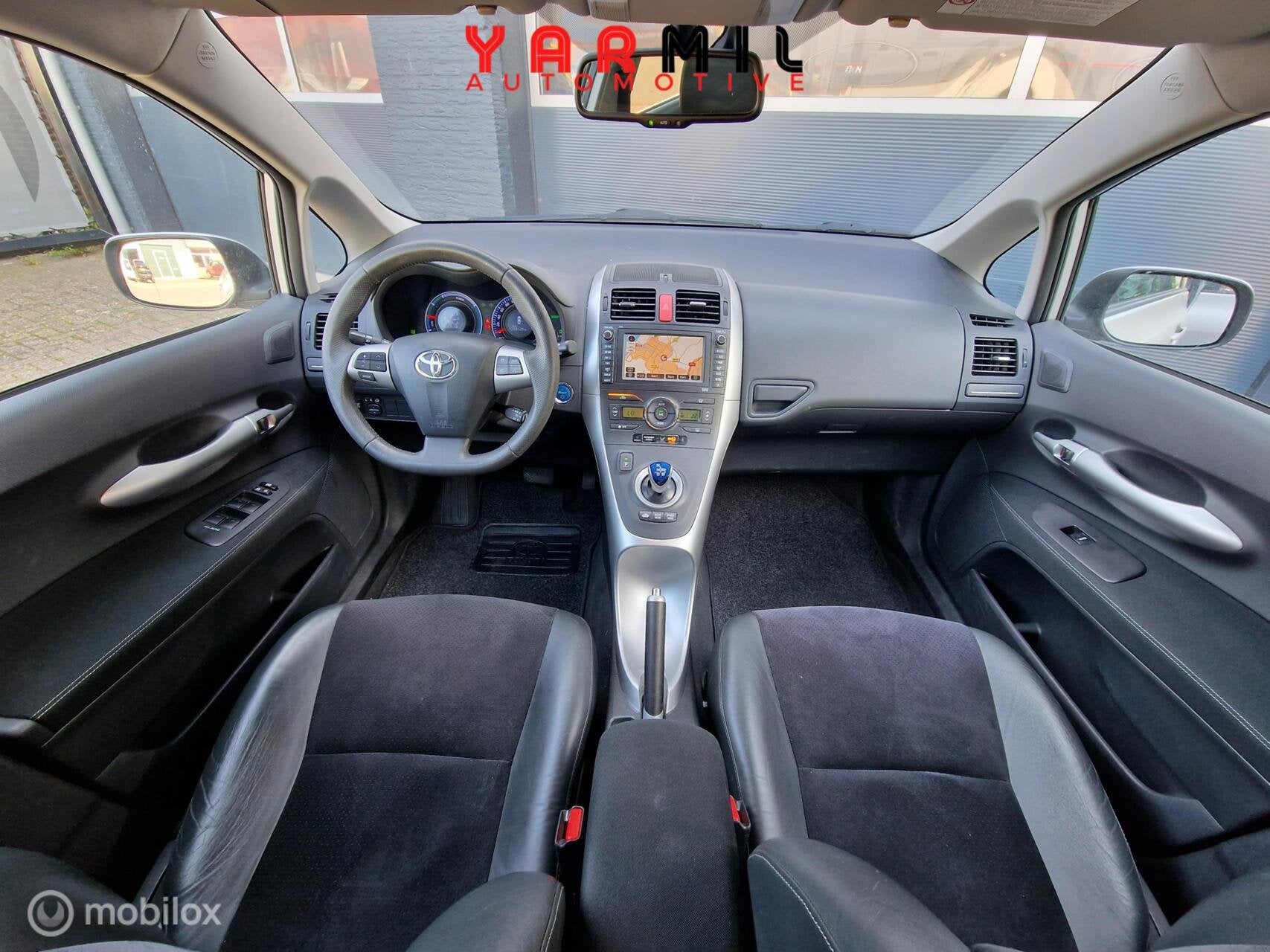 Toyota Auris 1.8 Full Hybrid Executive CLIMA ACHTERUITRIJ CA, Euro 5, Gebruikt, 4 cilinders, Parkeersensor