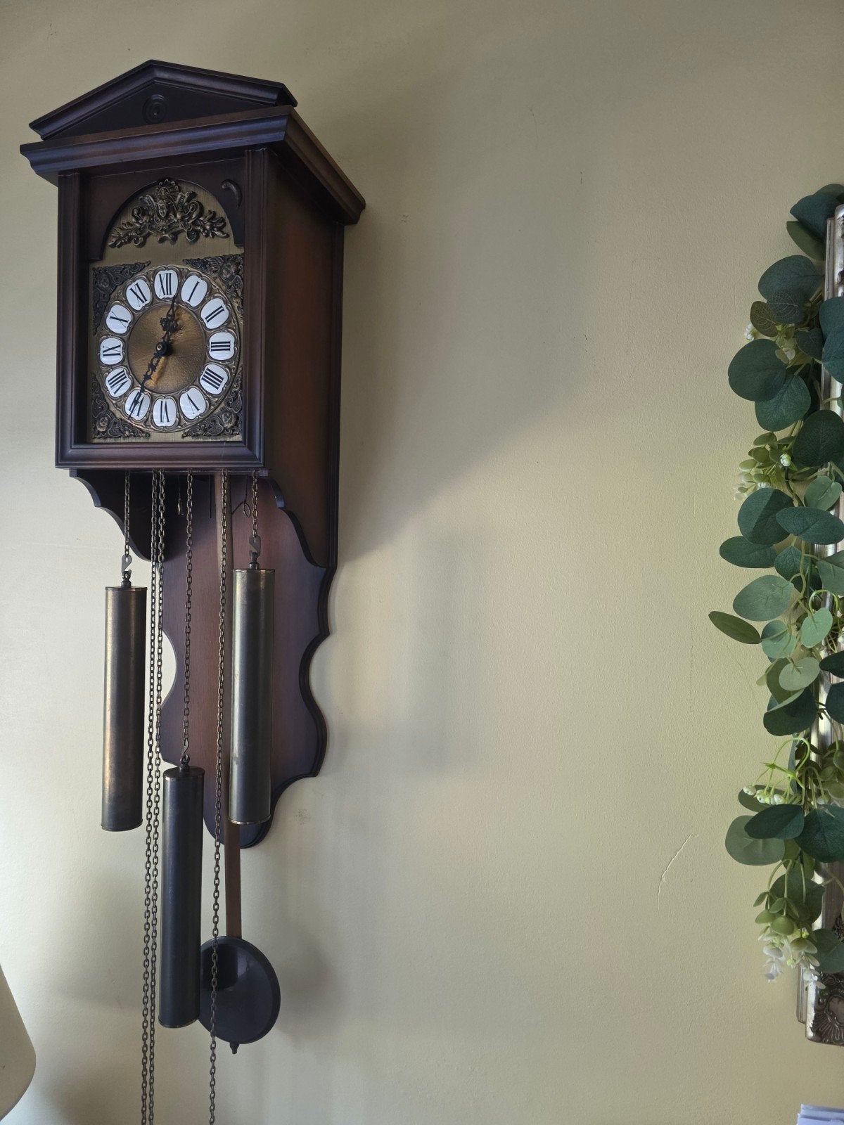 Mooie wandklok met slagwerk per kwartier, Ophalen of Verzenden