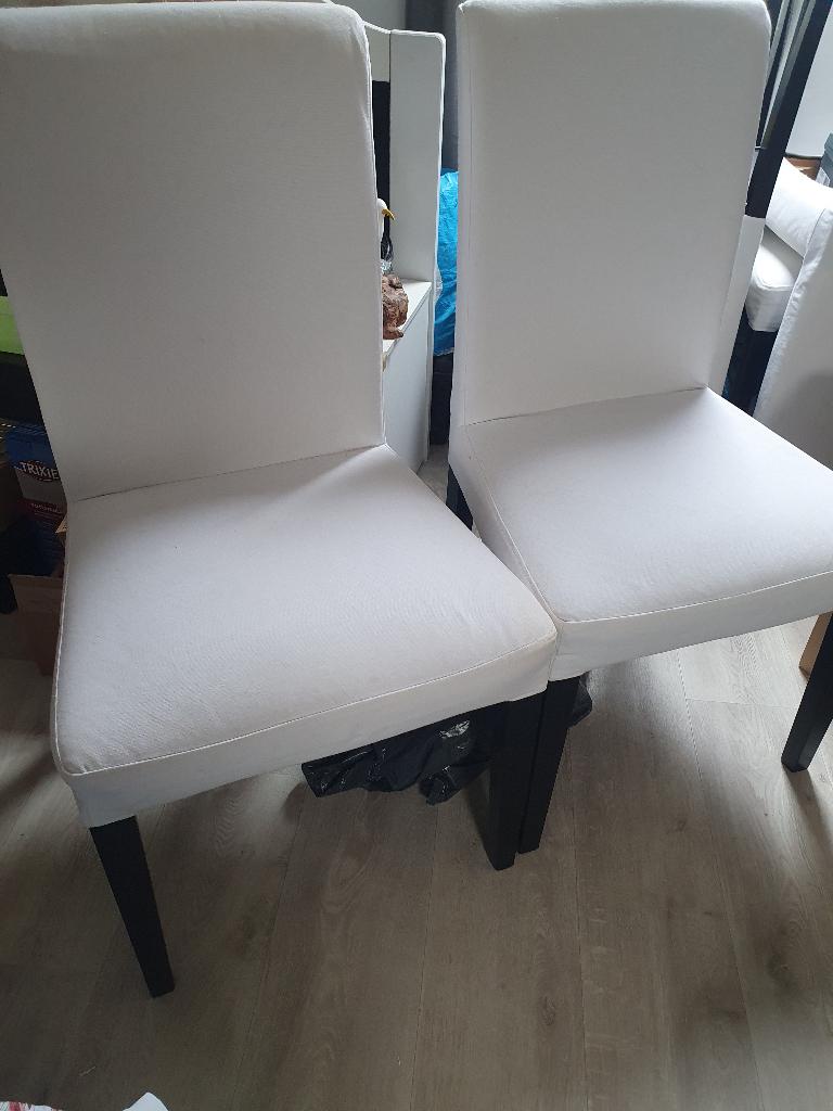 IKEA HENRIKSDAL set 6 eetkamerstoelen zwarte poten, Huis en Inrichting, Ophalen, Landelijk modern, Wit, Zo goed als nieuw