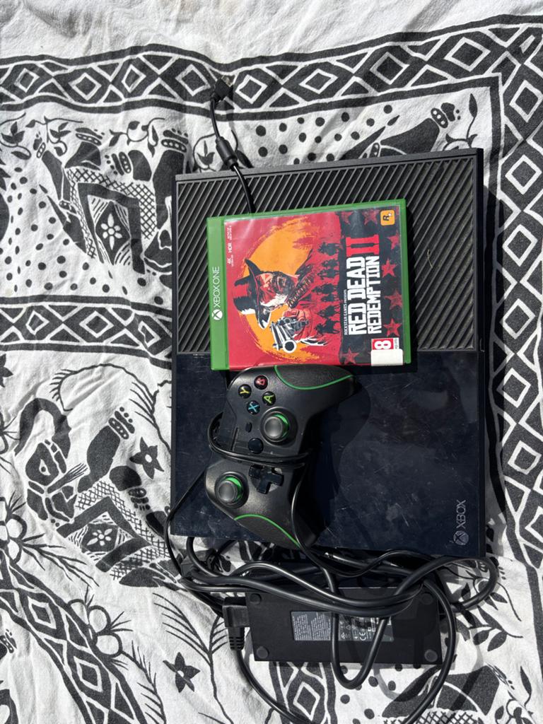 Xbox One met Red Dead Redemption 2 en controller, Spelcomputers en Games, Xbox One, Ophalen of Verzenden, Met 1 controller, 500 GB