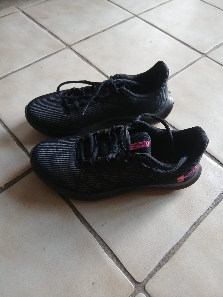 Fitness schoenen Under Armour dames., Zwart, Ophalen of Verzenden, Under Armour, Sneakers of Gympen