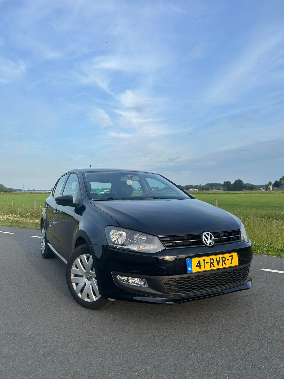 Volkswagen Polo 1.4 benzine 2011 NIEUWE APK!, Auto's, Volkswagen, Voorwielaandrijving, 970 kg, 40 €/maand, Zwart