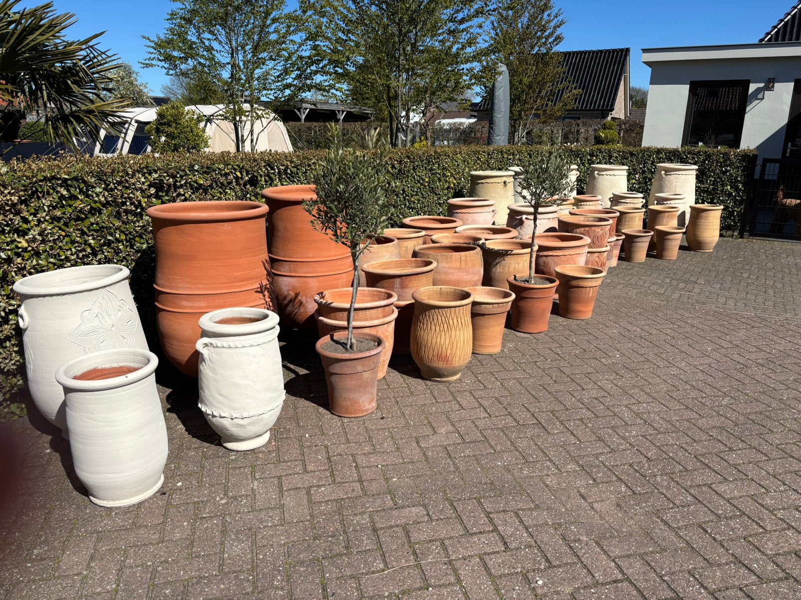 Terracotta bloempotten tuinvazen Marrakesh, Ophalen, Steen, Rond, Nieuw
