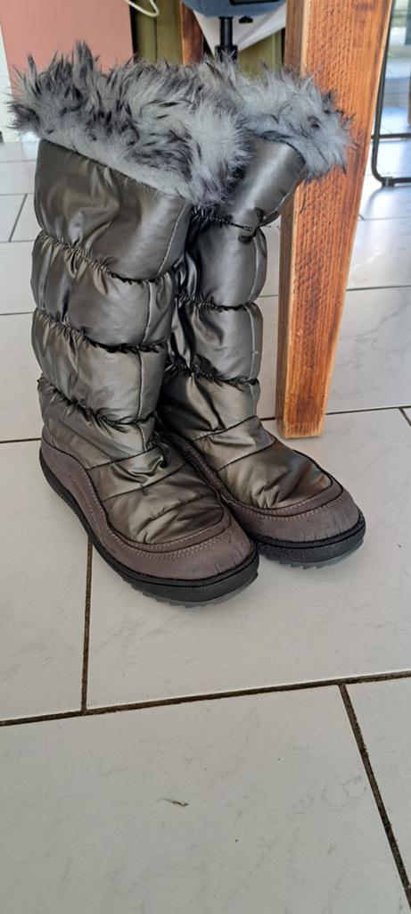 Stijlvolle Italiaanse snowboots met bontrand - Maat 39, Ophalen, Snowboots, Zo goed als nieuw, Kimbertex