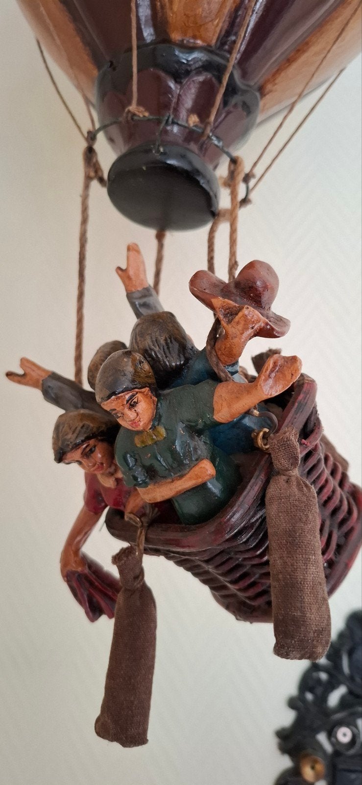 Decoratieve heteluchtballon met figuren, Ophalen of Verzenden