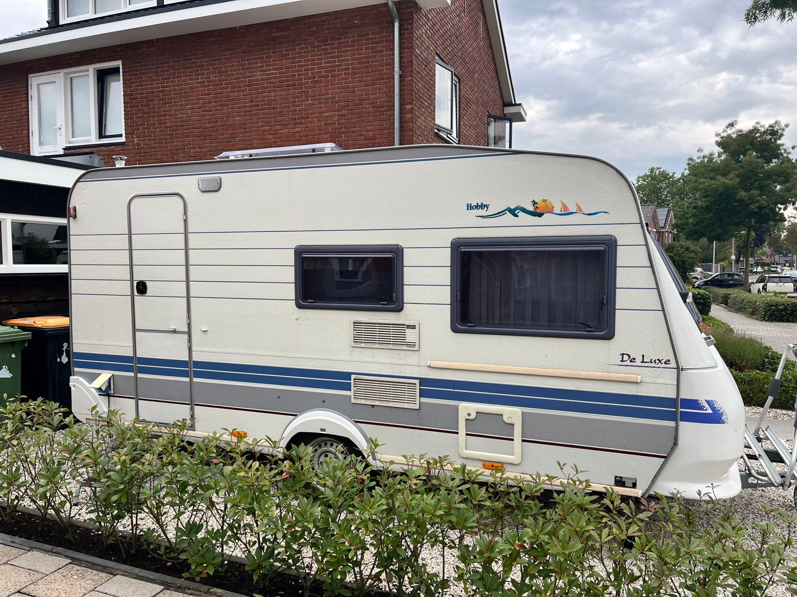 Hobby de Luxe 440 te koop, Caravans en Kamperen, Caravans, Vast bed, Hobby, Treinzit, Particulier