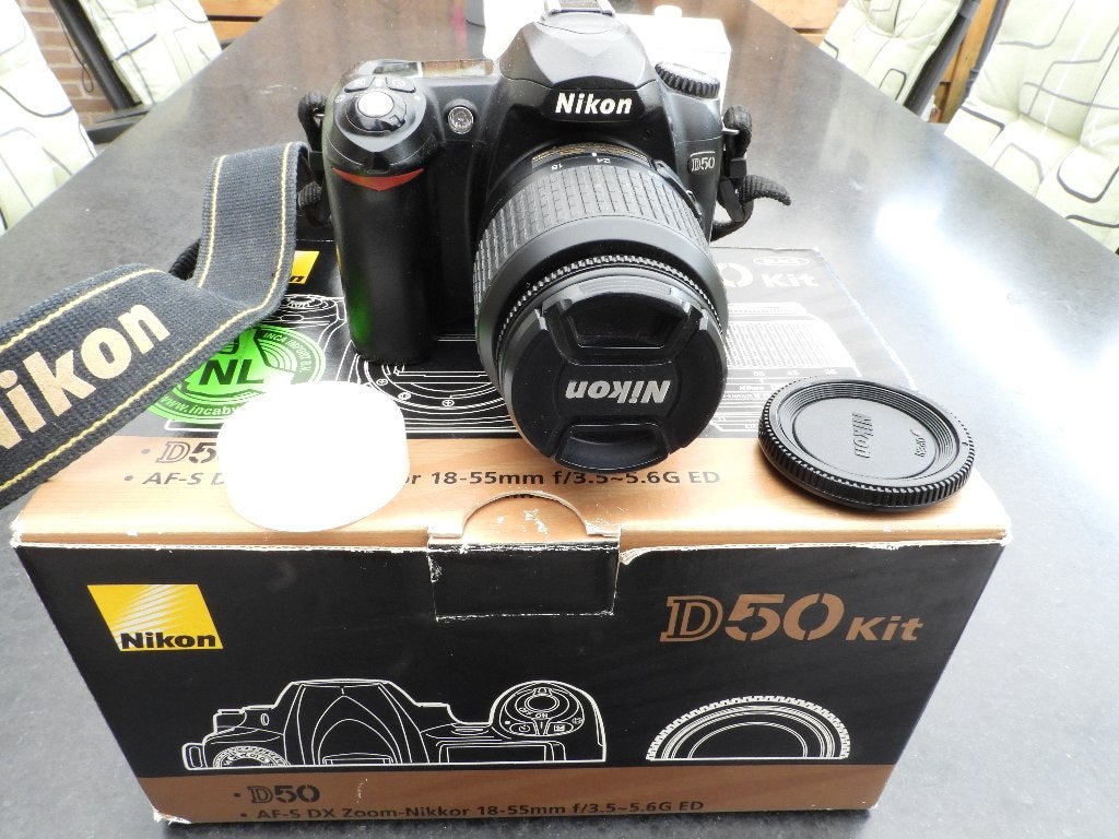 Nikon D50 met 18-55mm objectief, Ingebouwde flitser, Gebruikt, Spiegelreflex, Lensdop