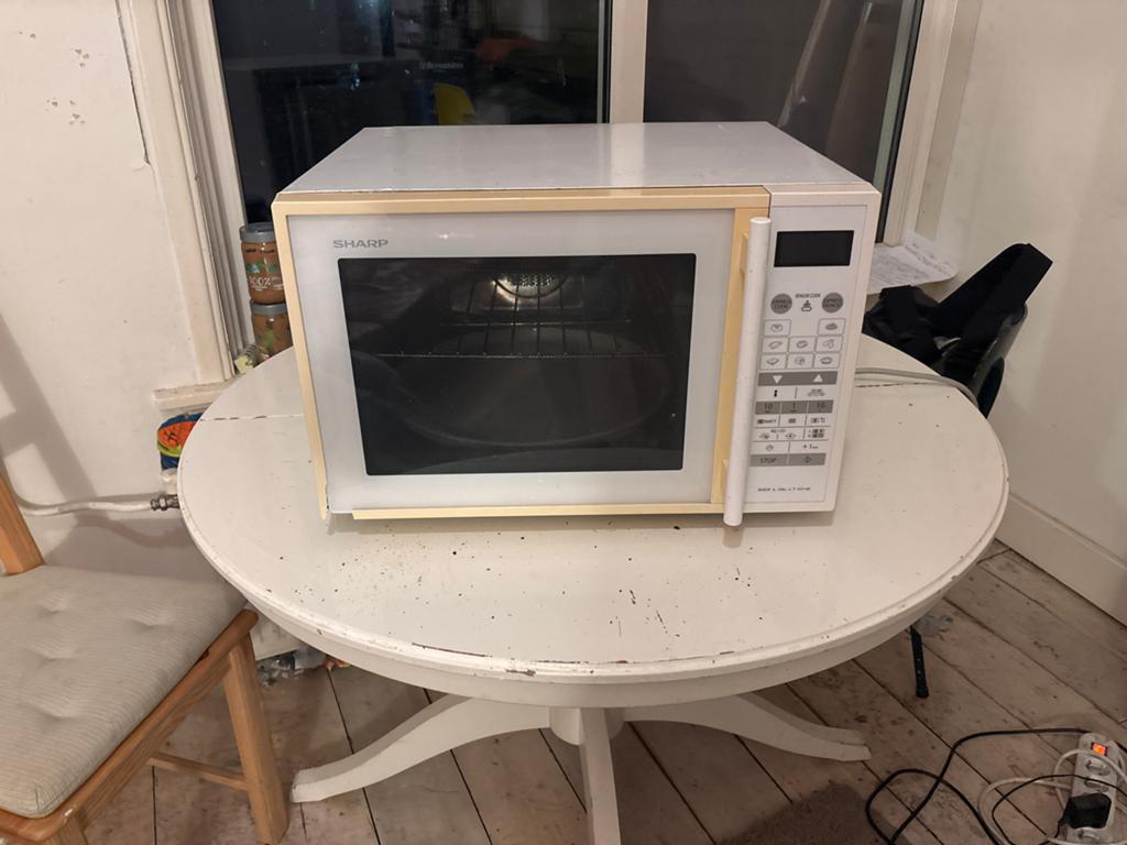 Sharp Combinatieoven - Wit, Gebruikt + luxe accessoires, Ophalen, 45 tot 50 cm, Gebruikt, Hete lucht
