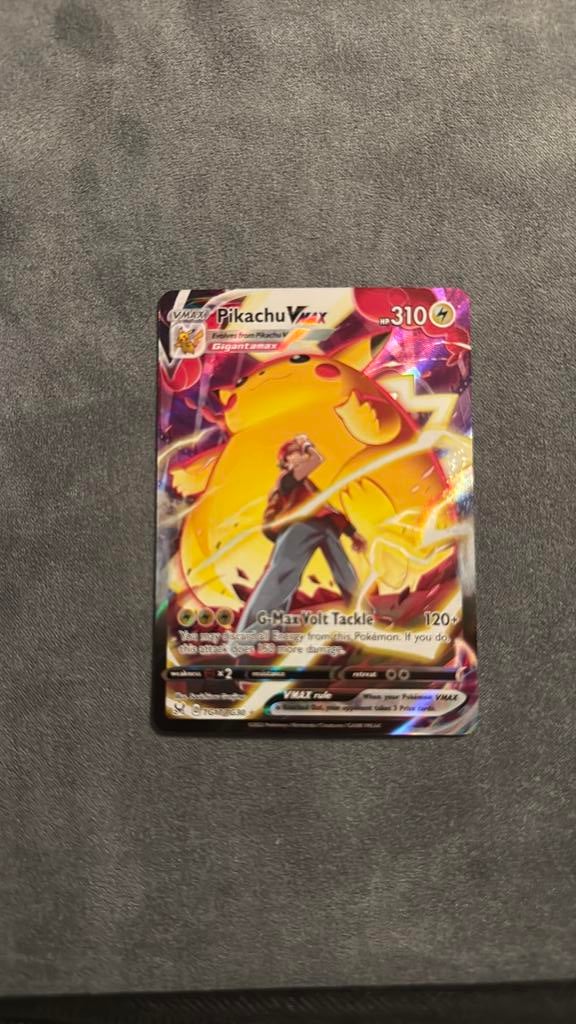 Pikachu VMAX TG17/TG30, Ophalen of Verzenden, Zo goed als nieuw
