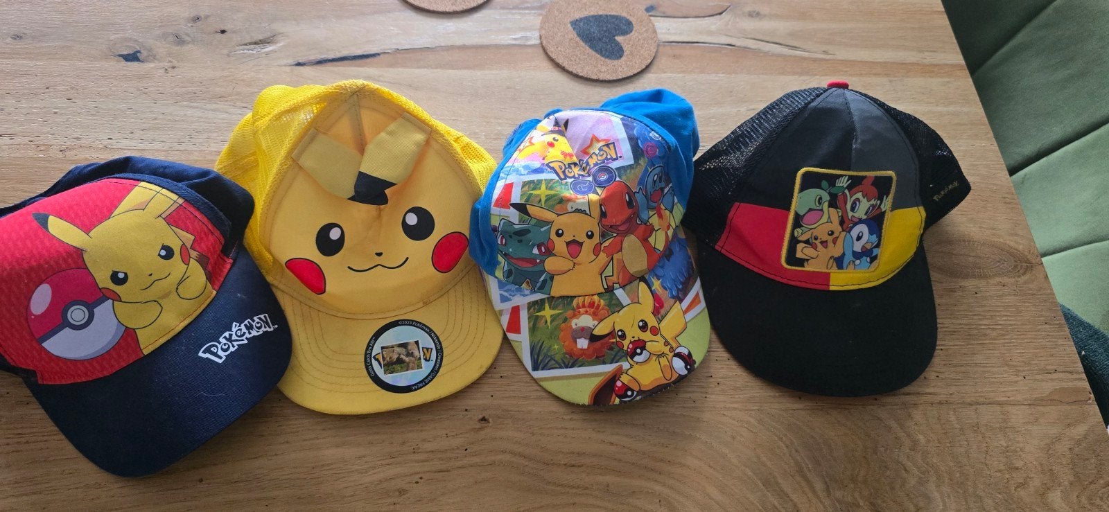 4 Pokémon petten voor kinderen - Pikachu en vrienden, Kinderen en Baby's, Ophalen, Gebruikt, Jongetje of Meisje, Pet