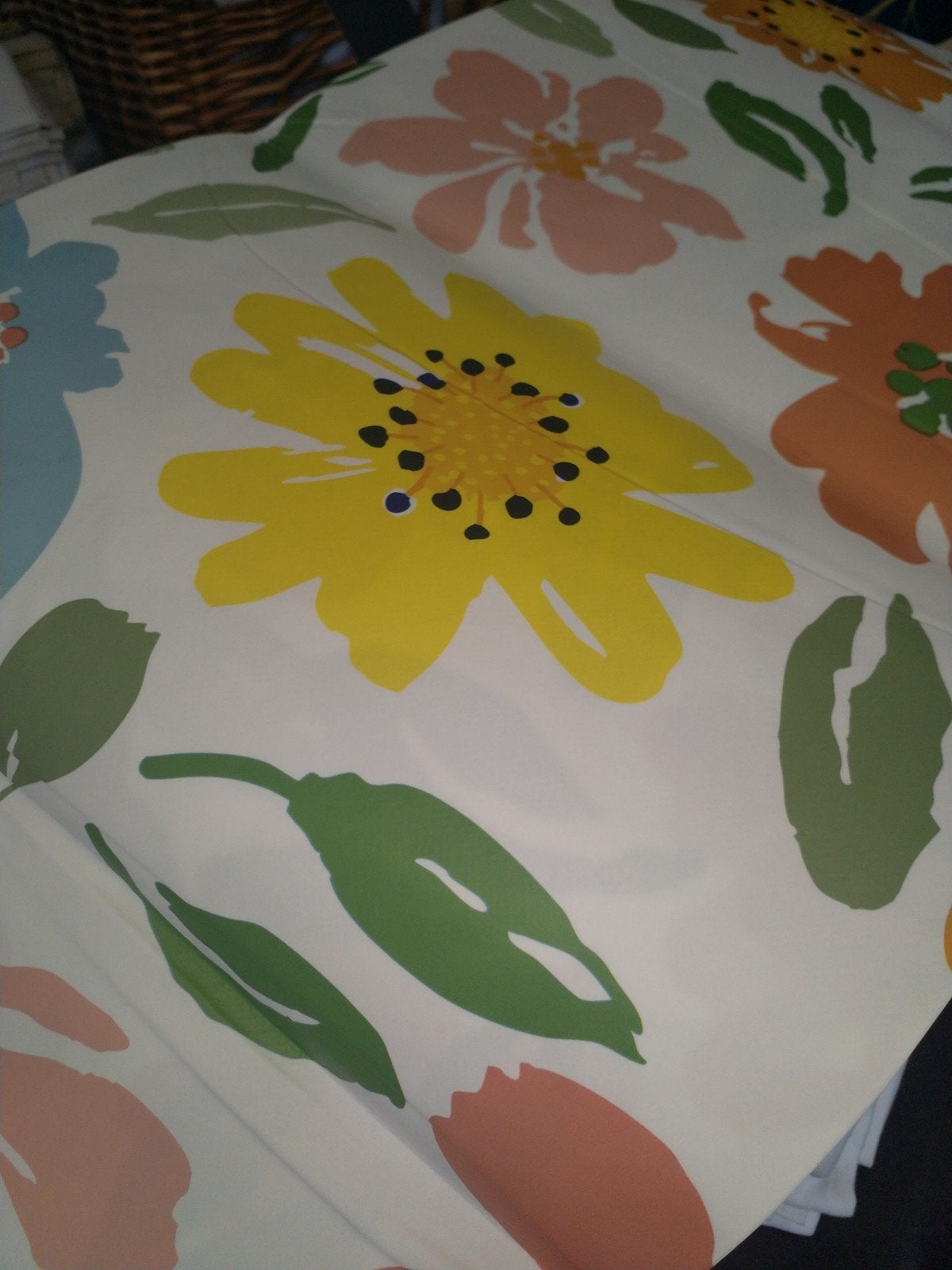 Nieuw kant-en-klaar Tafelzeil 250x140cm met bloemenprint, Ophalen of Verzenden