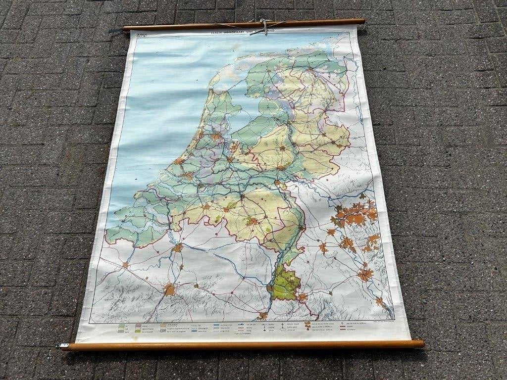 Eerste wandkaart van Nederland, Ophalen of Verzenden, Aardrijkskunde