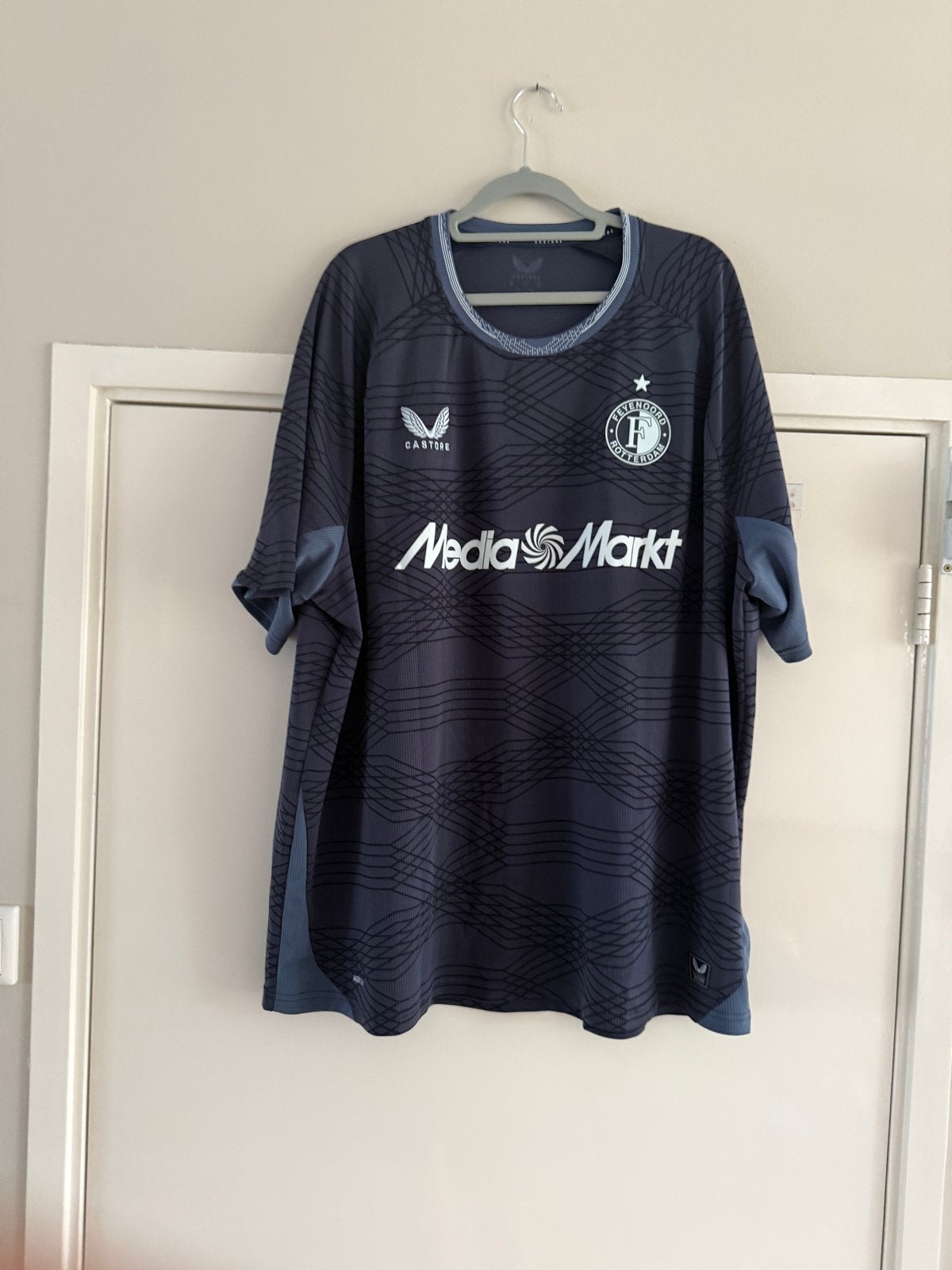 Feyenoord uitshirt 2025-2026 - Amper gedragen - Maat 3XL, Zwart, Overige maten, Ophalen of Verzenden, Zo goed als nieuw