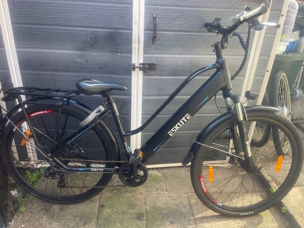 28" Eskute electrische fiets met oplader te koop!, Fietsen en Brommers, Elektrische fietsen, Gebruikt, 51 tot 55 cm, 30 tot 50 km per accu