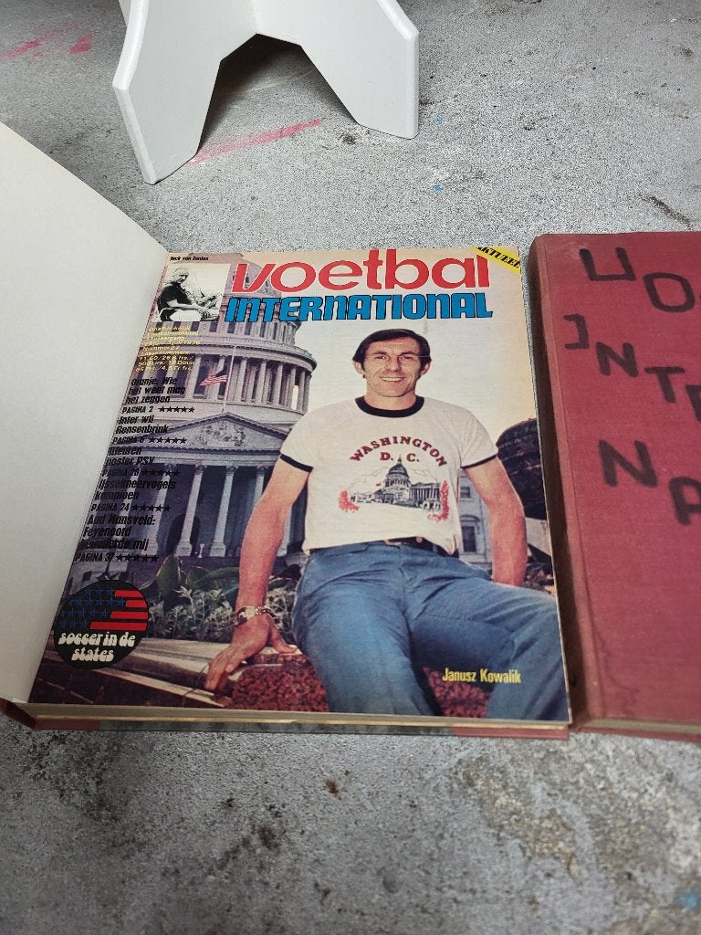 Ingebonden VI's 1975/ 1976, Verzamelen, Sportartikelen en Voetbal, Ophalen, Zo goed als nieuw, Overige binnenlandse clubs, Boek of Tijdschrift