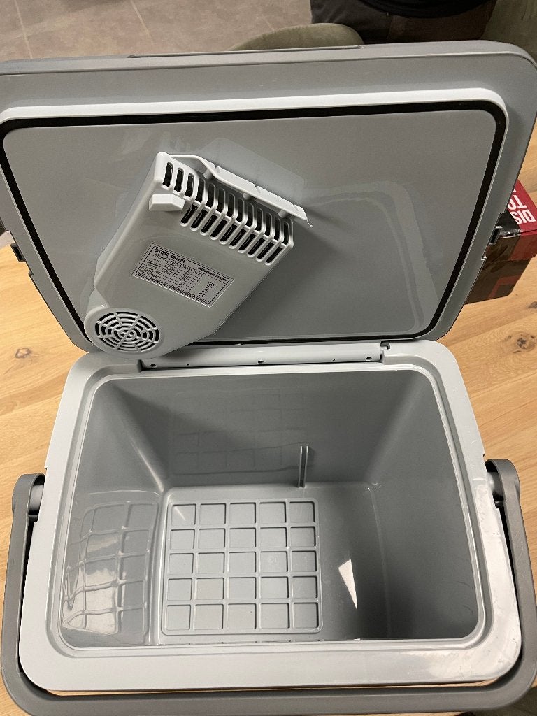 Elektrische koelbox DistinQ 25L - 12V & 230V - Werkt goed, Koelbox, Elektrisch, Contact@semacobv.nl, Ophalen of Verzenden