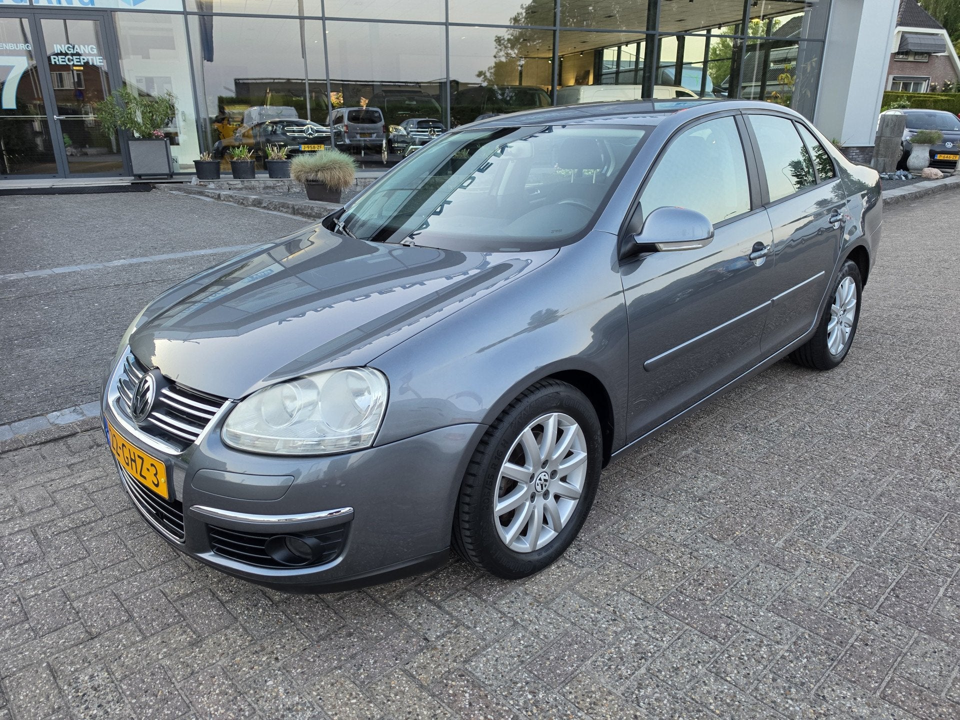 Volkswagen Jetta 1.4 TSI Trendline Automaat * NAP *, Auto's, 1304 kg, Stof, Gebruikt, Zwart
