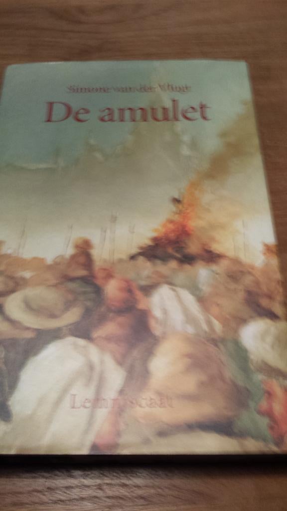 Simone van der Vlugt - De amulet, Boeken, Ophalen of Verzenden, Nieuw, Simone van der Vlugt, Nederland