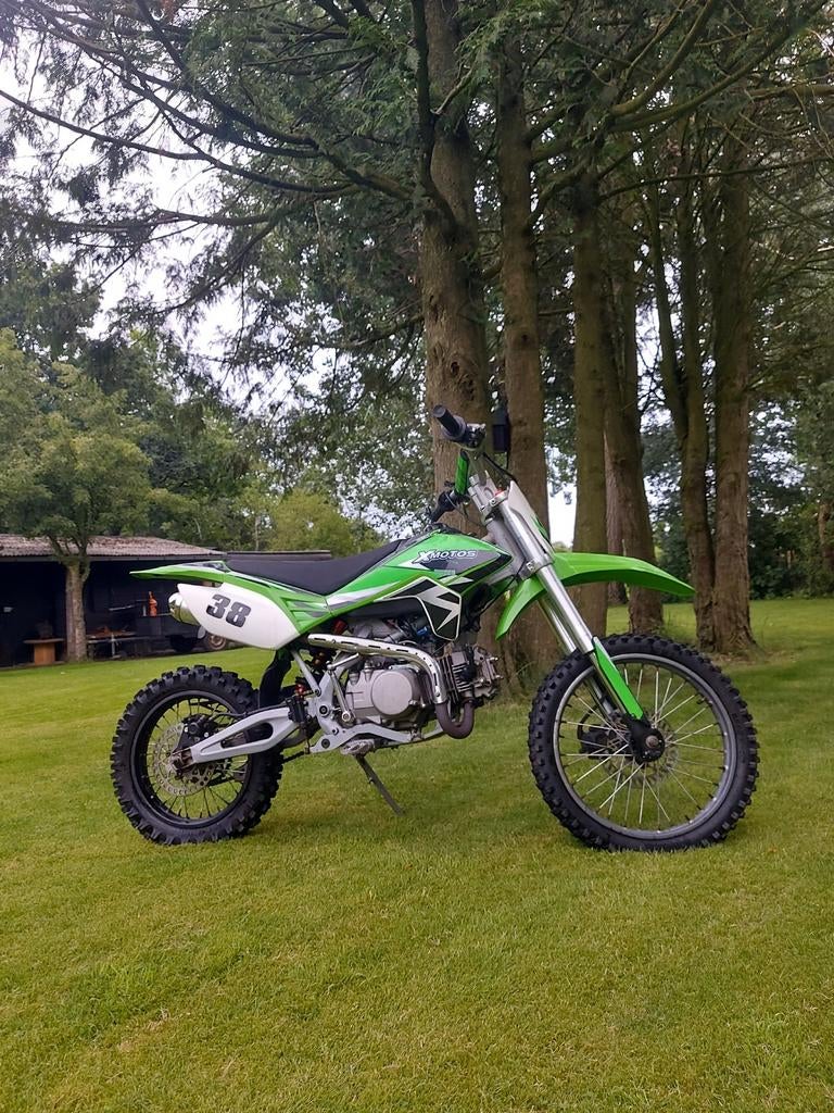 Xmotos Schakel Crossmotor 125cc 4 takt Groen, Fietsen en Brommers, Minibikes, Midibikes en Pitbikes, Ophalen, Gebruikt, 125 cc