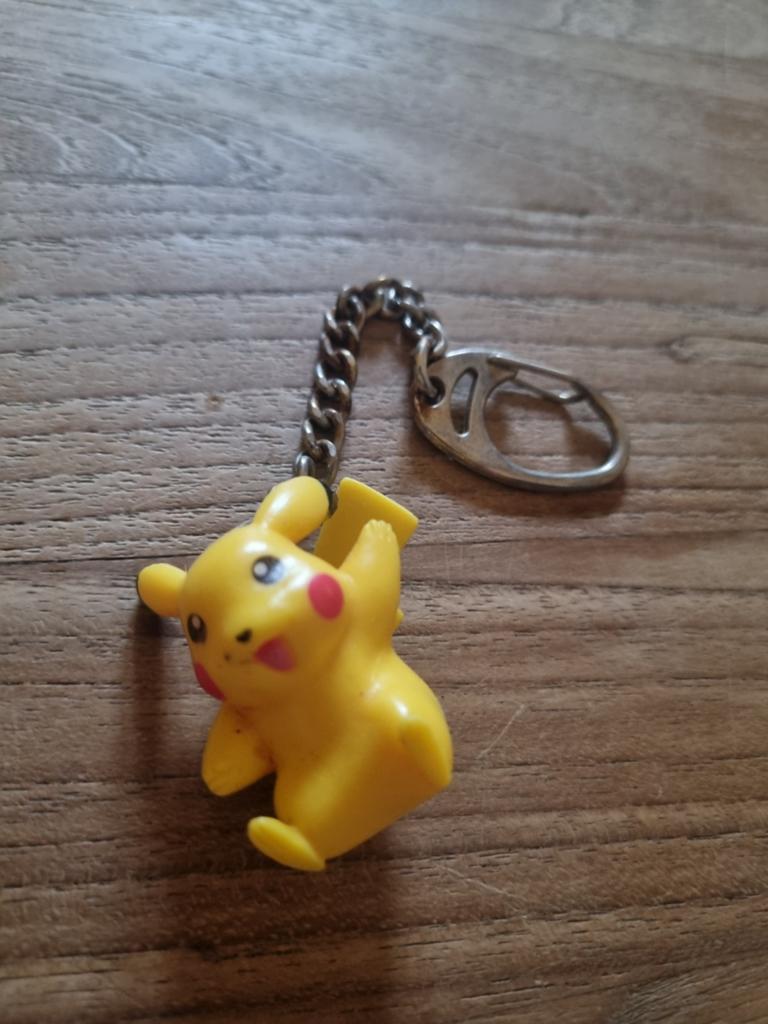 Pokemon pikachu sleutelhanger bijna gratis, Ophalen of Verzenden, Zo goed als nieuw