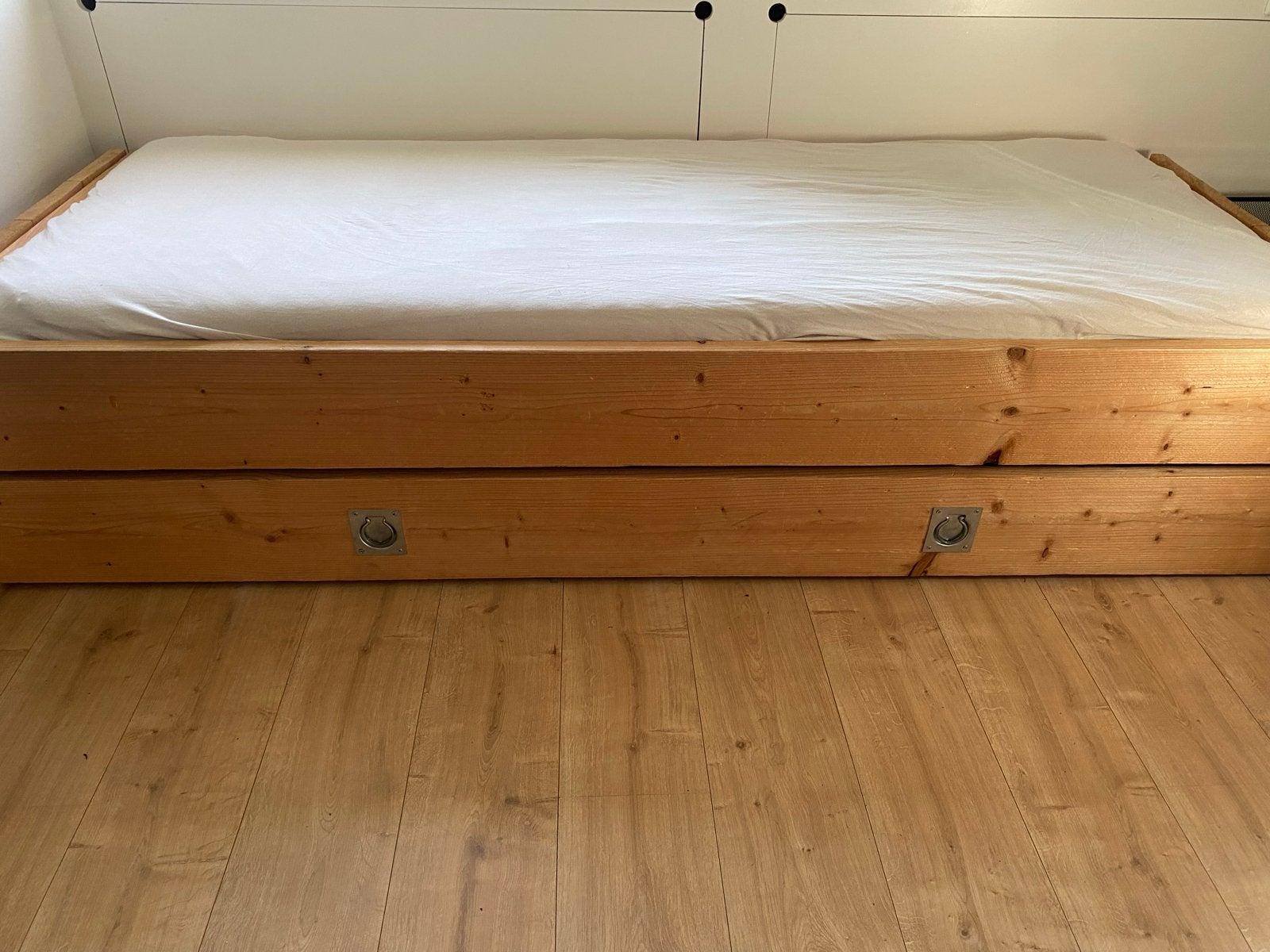 Steigerhouten eenpersoonsbed met lade, Ophalen, Gebruikt, Eenpersoons, Bruin