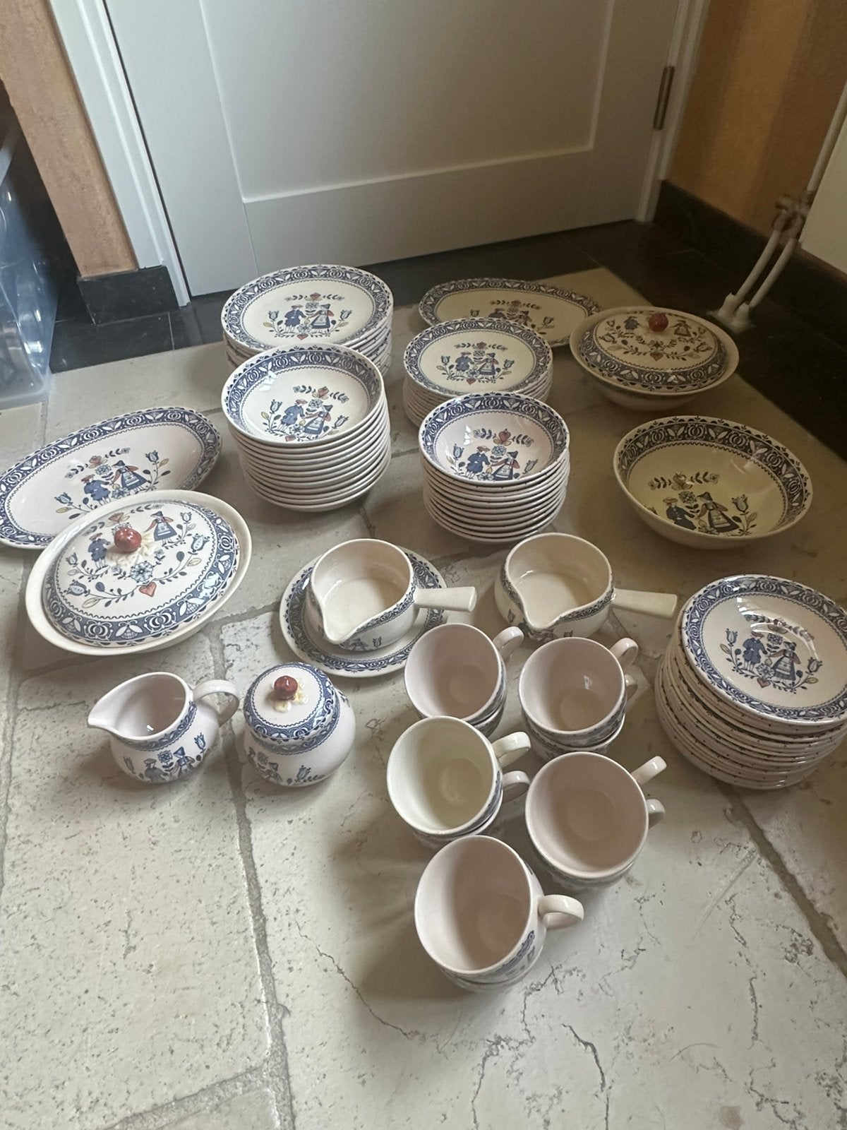 Servies Johnson Brothers Hearts & Flowers, Antiek en Kunst, Ophalen
