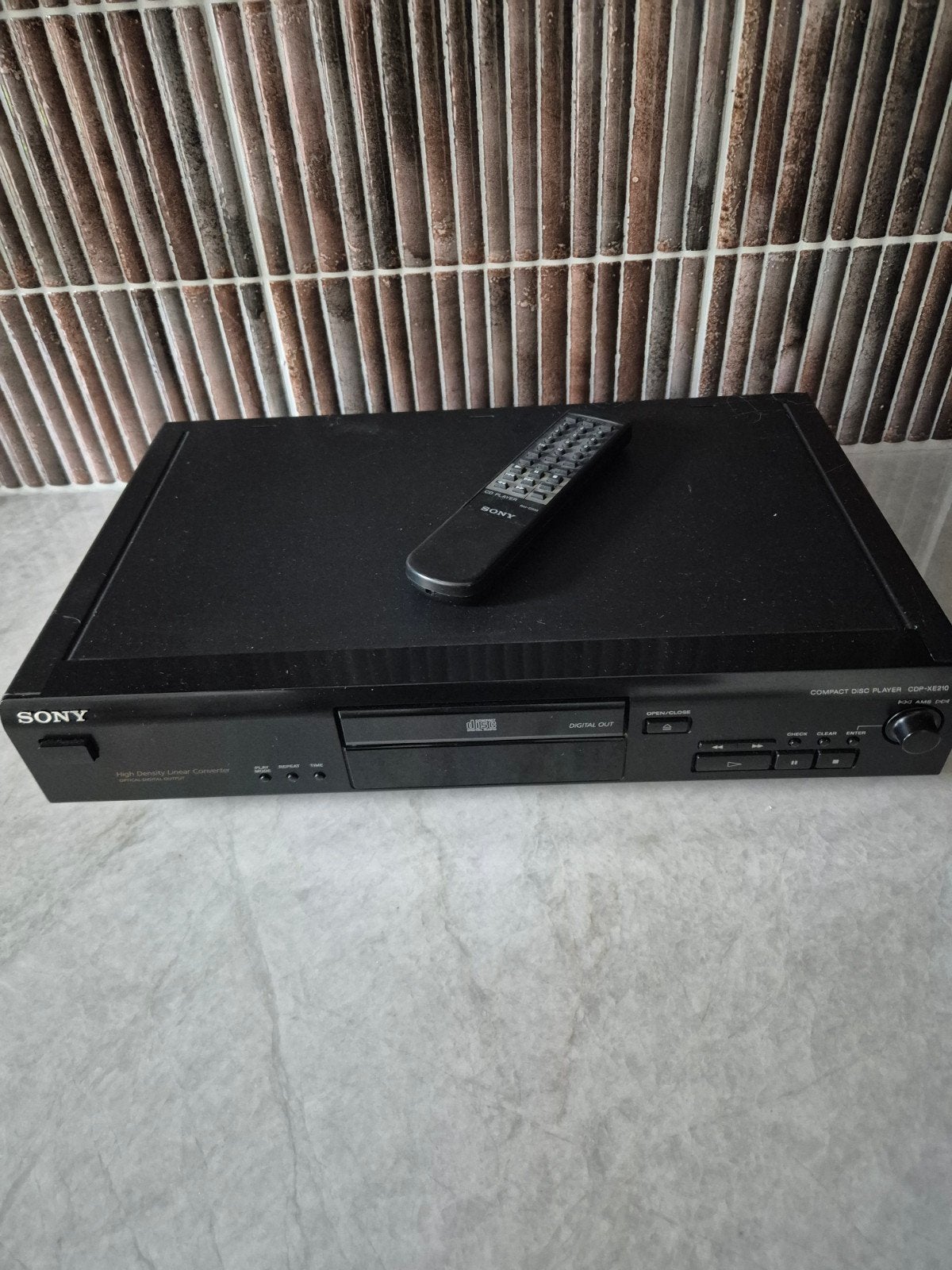 Sony CDP-XE210 CD-speler met afstandsbediening, Ophalen of Verzenden, Gebruikt, Sony