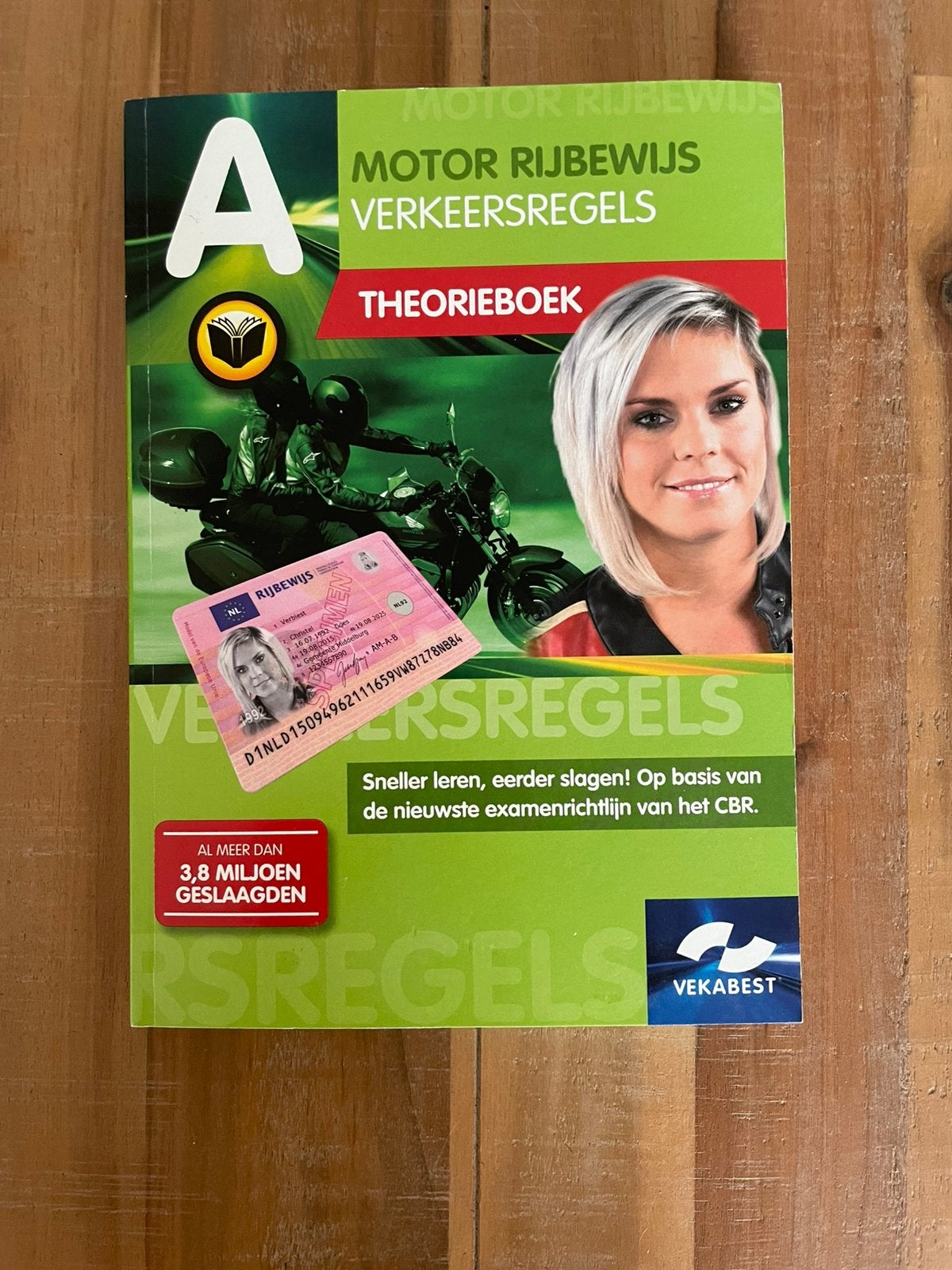 A motor theorieboek, Ophalen, Zo goed als nieuw