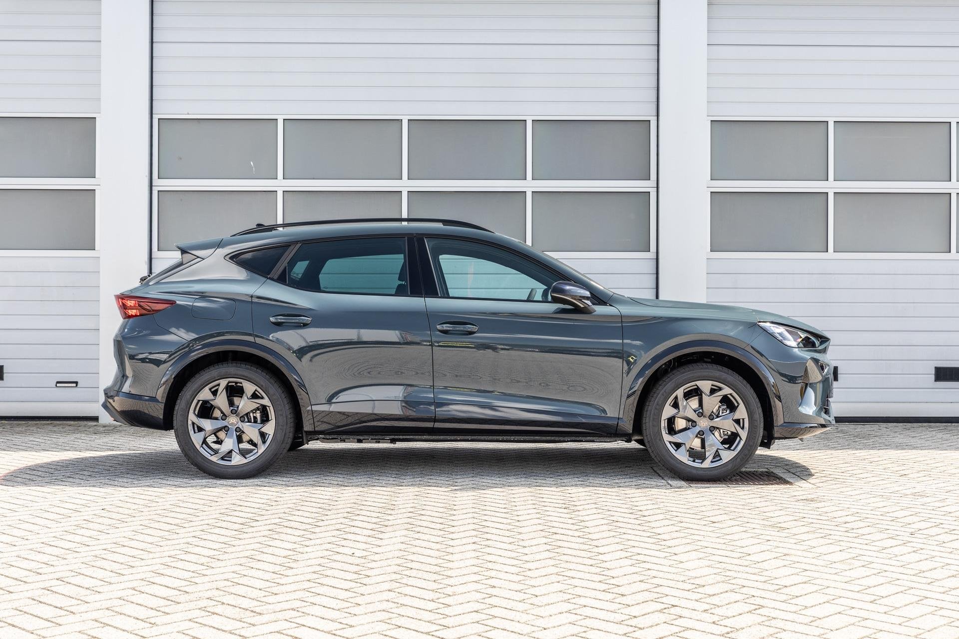 CUPRA Formentor 1.5 TSI e-Hybrid 204pk Business | Trekhaak W, 12 maanden, Stof, 1498 cc, 4 cilinders