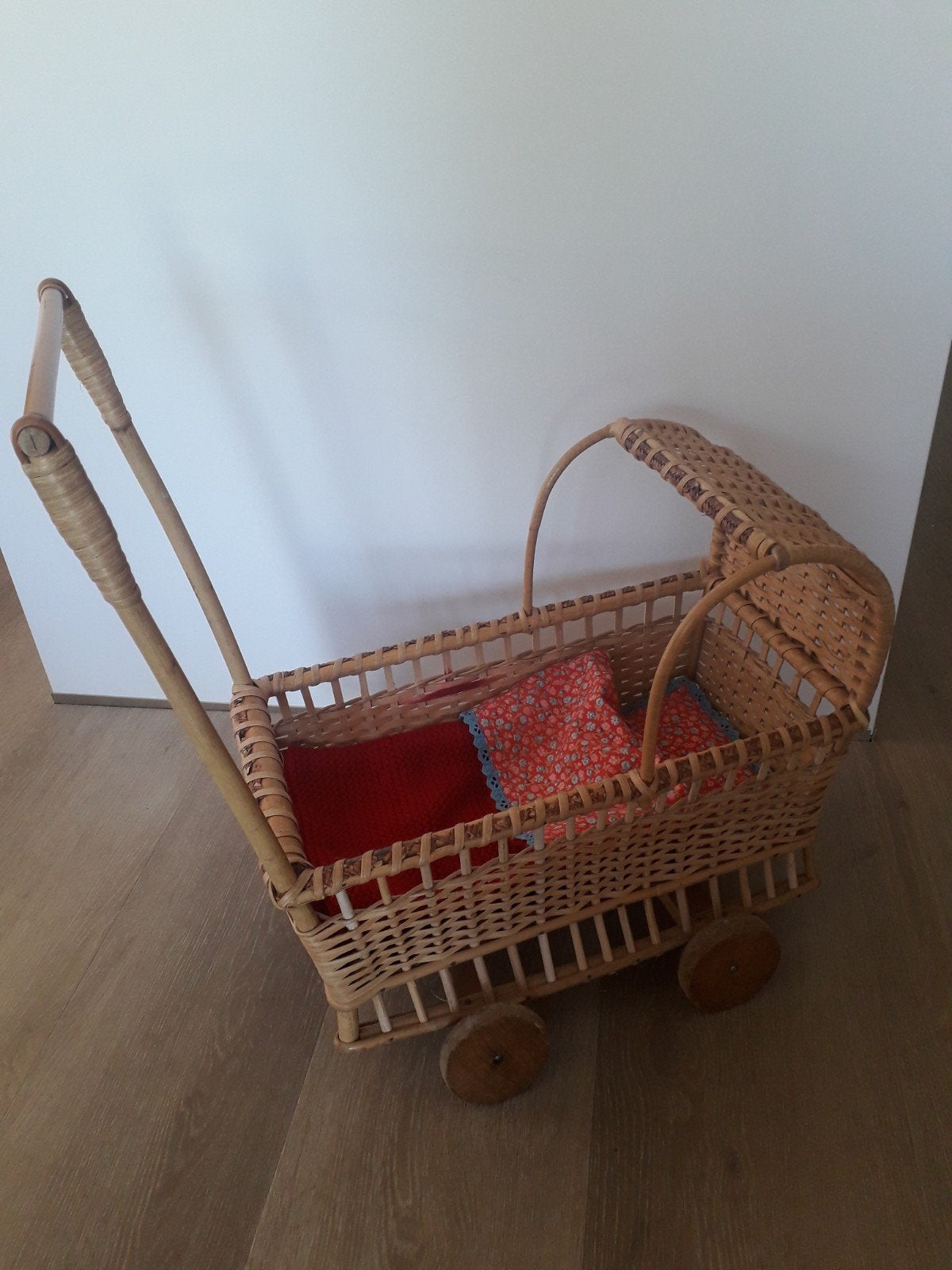 vintage rotan kinderwagentje, Ophalen, Gebruikt