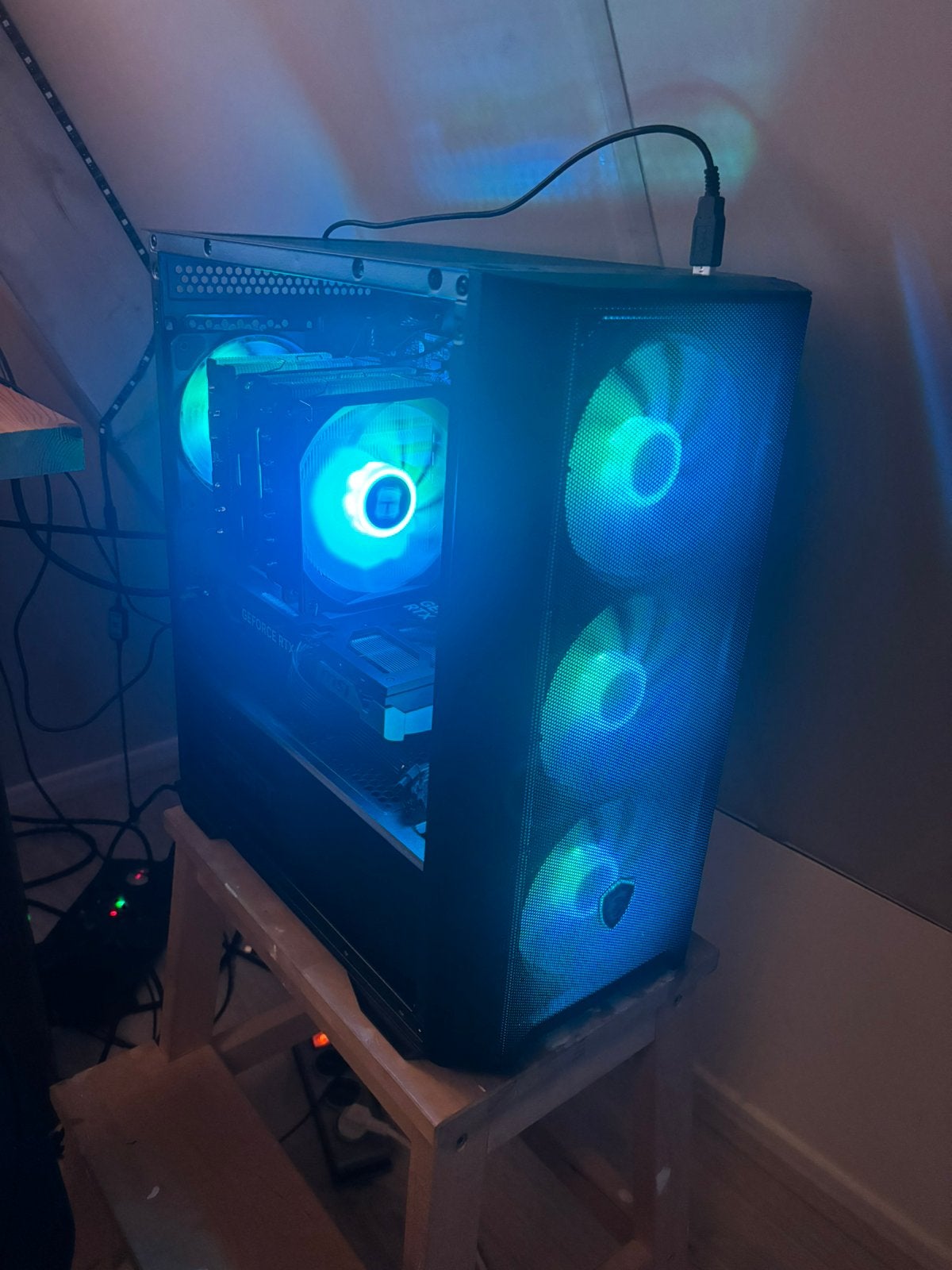 Game pc + monitor ( RTX 5060 ti ), Computers en Software, Full HD, Zo goed als nieuw, DisplayPort, 151 t/m 200 Hz
