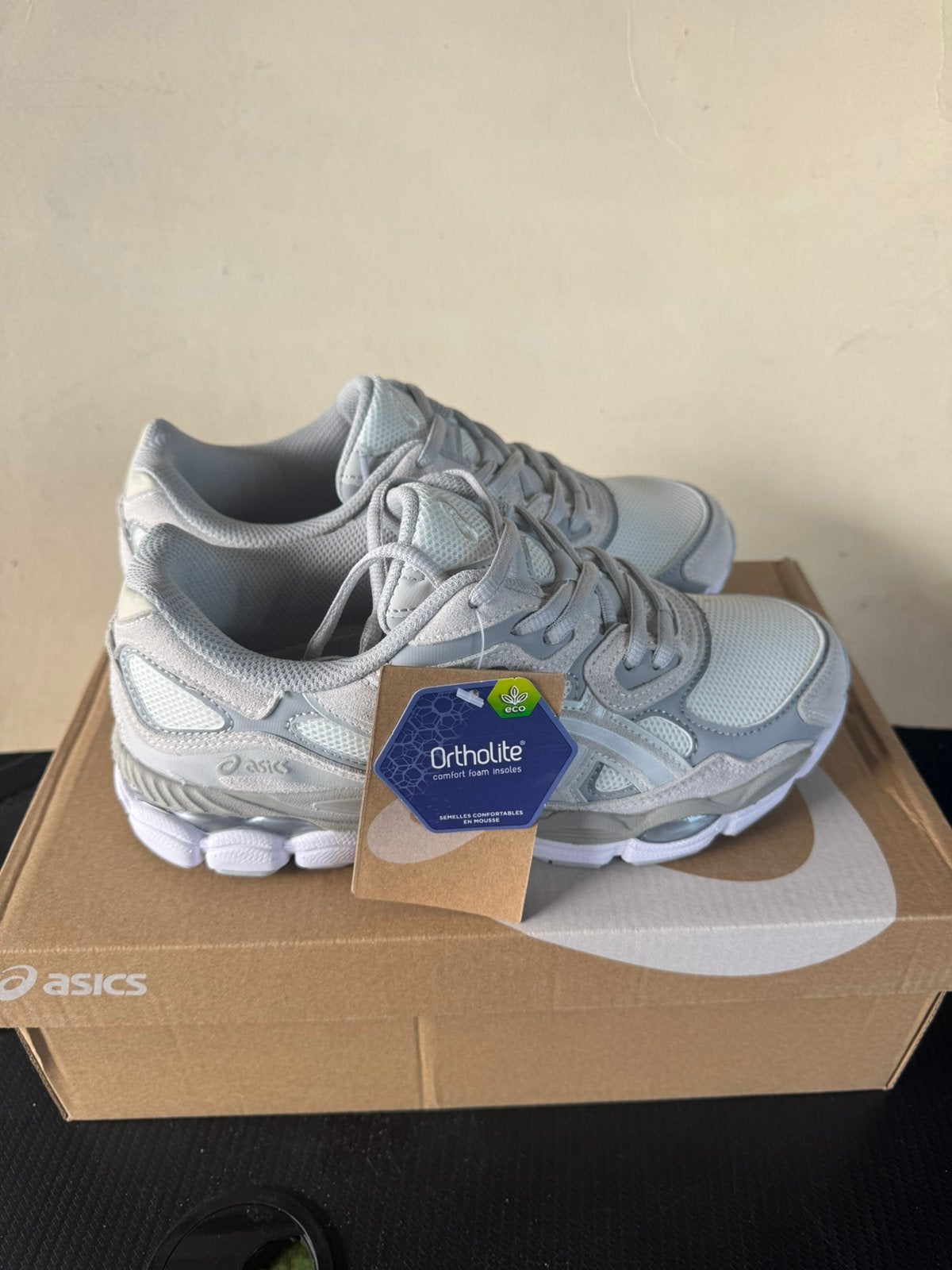 Asics Gel-NYC Grey White maat 39, Sport en Fitness, Loopsport en Atletiek, Zo goed als nieuw, Hardloopschoenen, Asics, Ophalen of Verzenden