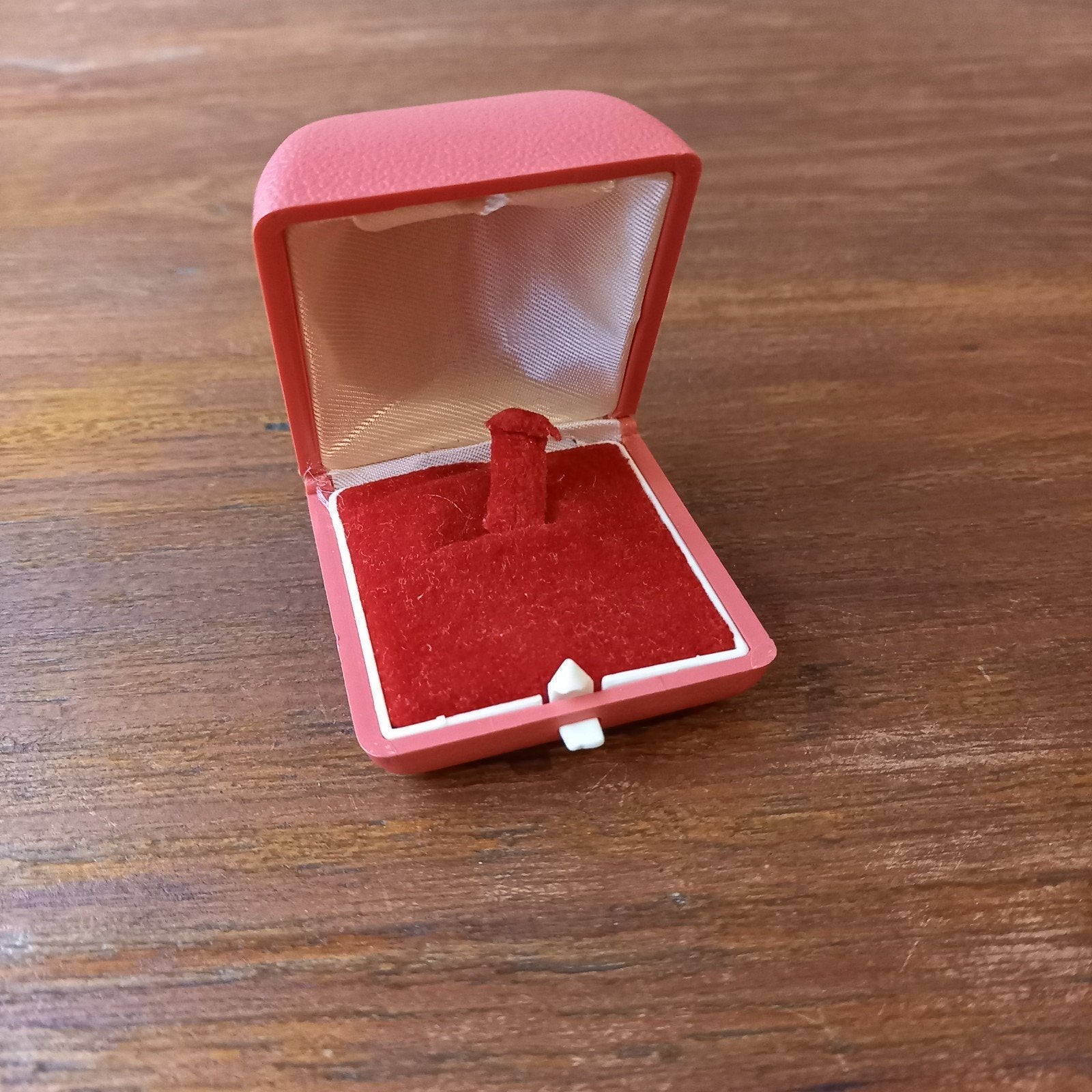 Vintage Rood Ringdoosje Sieradendoosje Retro Jaren 70 zgan, Sieraden, Tassen en Uiterlijk, Verzenden, 17 tot 18, Rood, Dame