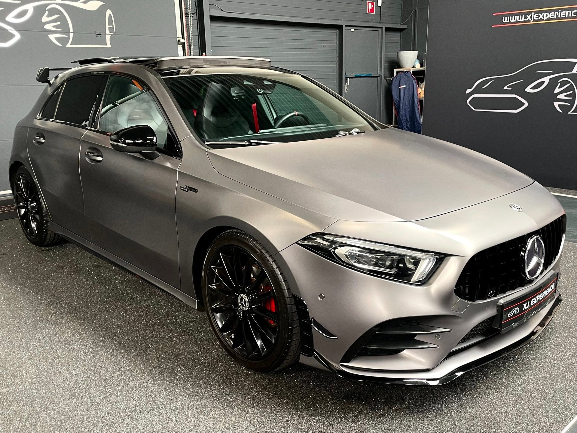 Mercedes-Benz A-klasse 180 Premium Plus 35 AMG-Aerodynamic P, Dealer onderhouden, 136 pk, Gebruikt, 4 cilinders