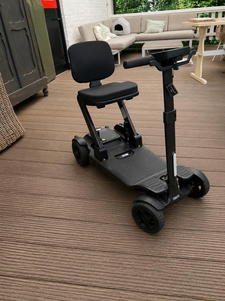 Pride Go-Go carbon opvouwbare scootmobiel. Zo goed als nieuw, Diversen, Ophalen of Verzenden, Zo goed als nieuw, Pride, 10 km/u of minder