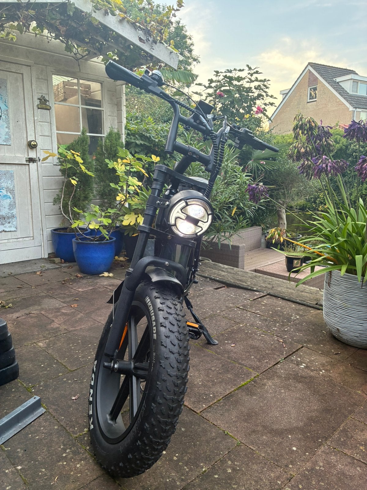 Foto 3 van Gebruikte OUXI  V8 3.0 Fatbike - Zwart - Hydraulische Remmen