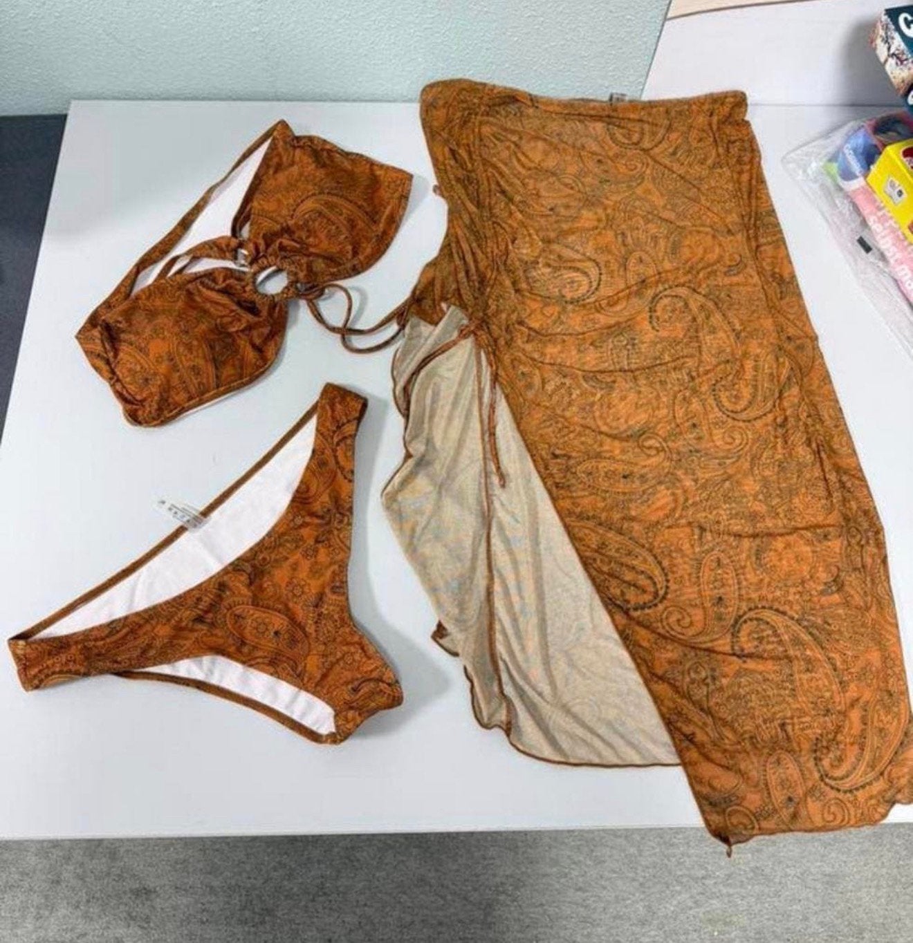 3-delige Bikini Set met Rok bruin Oranje Paisley XL Nieuw, Bruin, Nieuw, Ophalen of Verzenden, H
